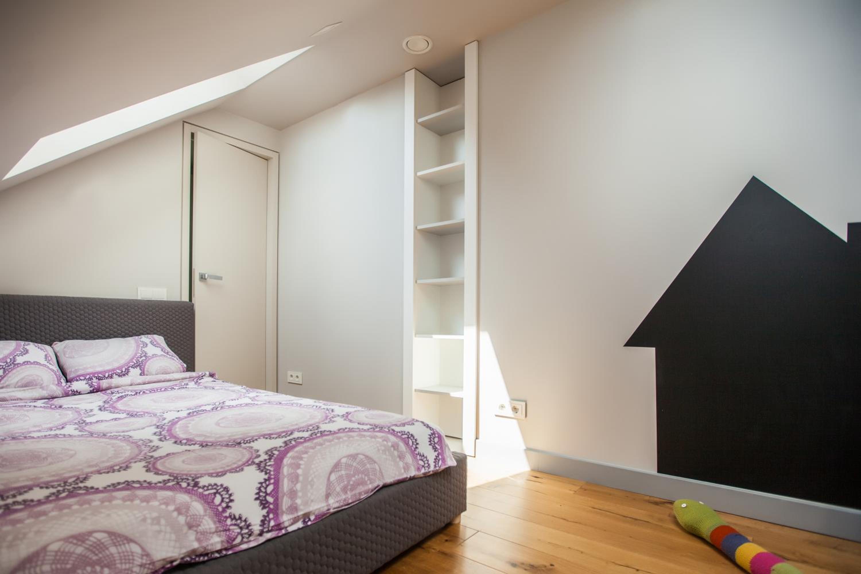 Two-Bedroom Apartment - Photo 25