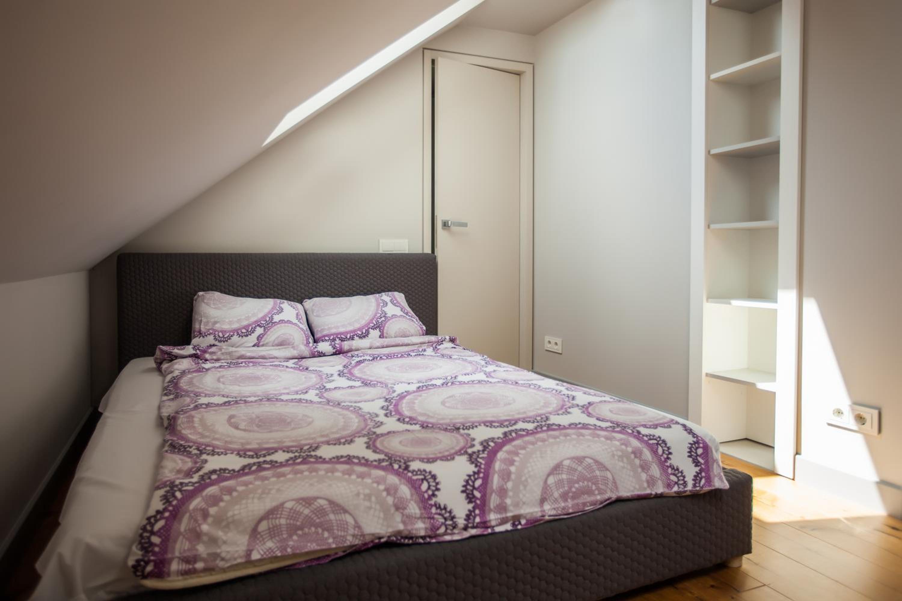 Two-Bedroom Apartment - Photo 9