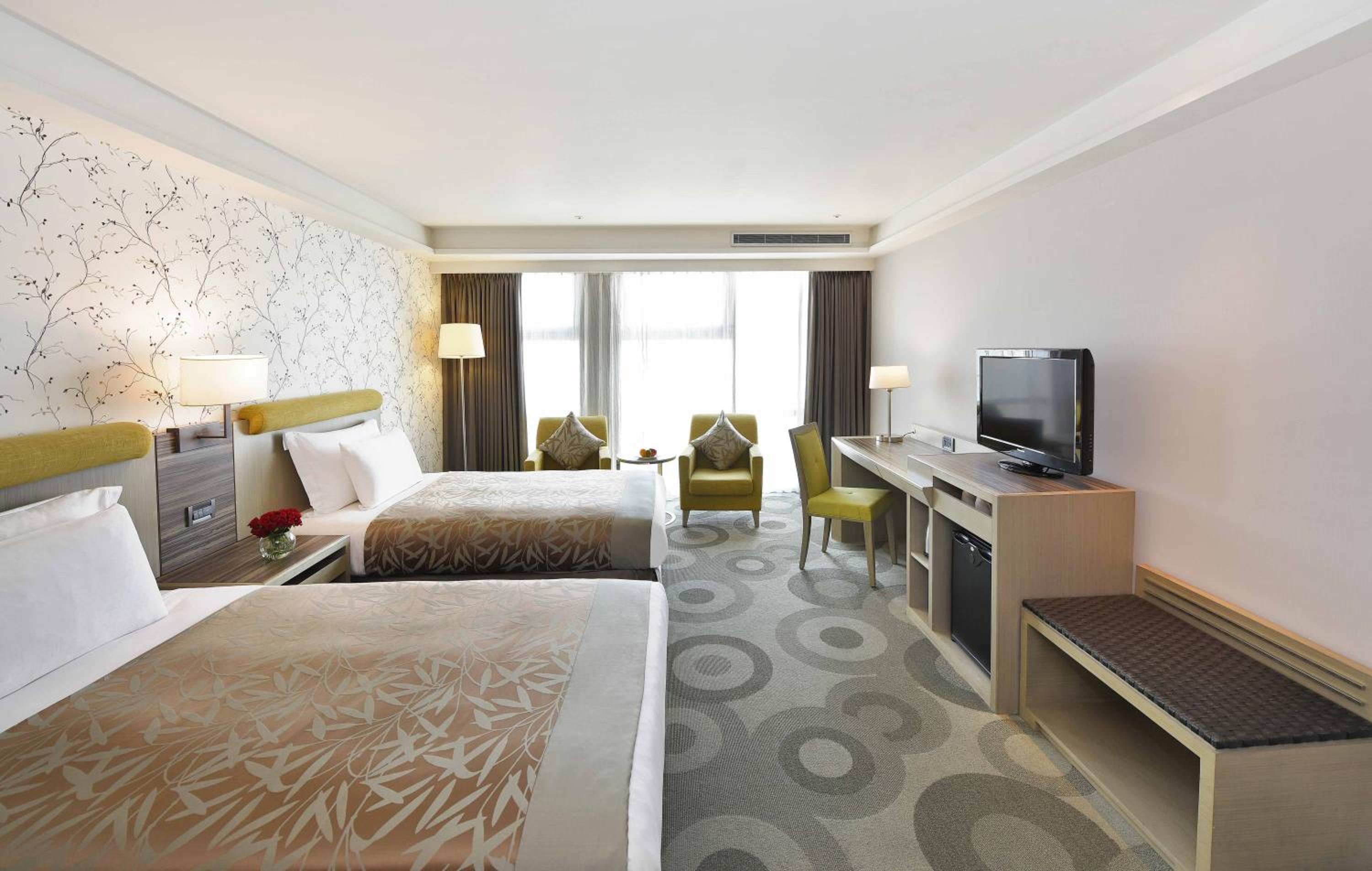 Available room thumbnail 5