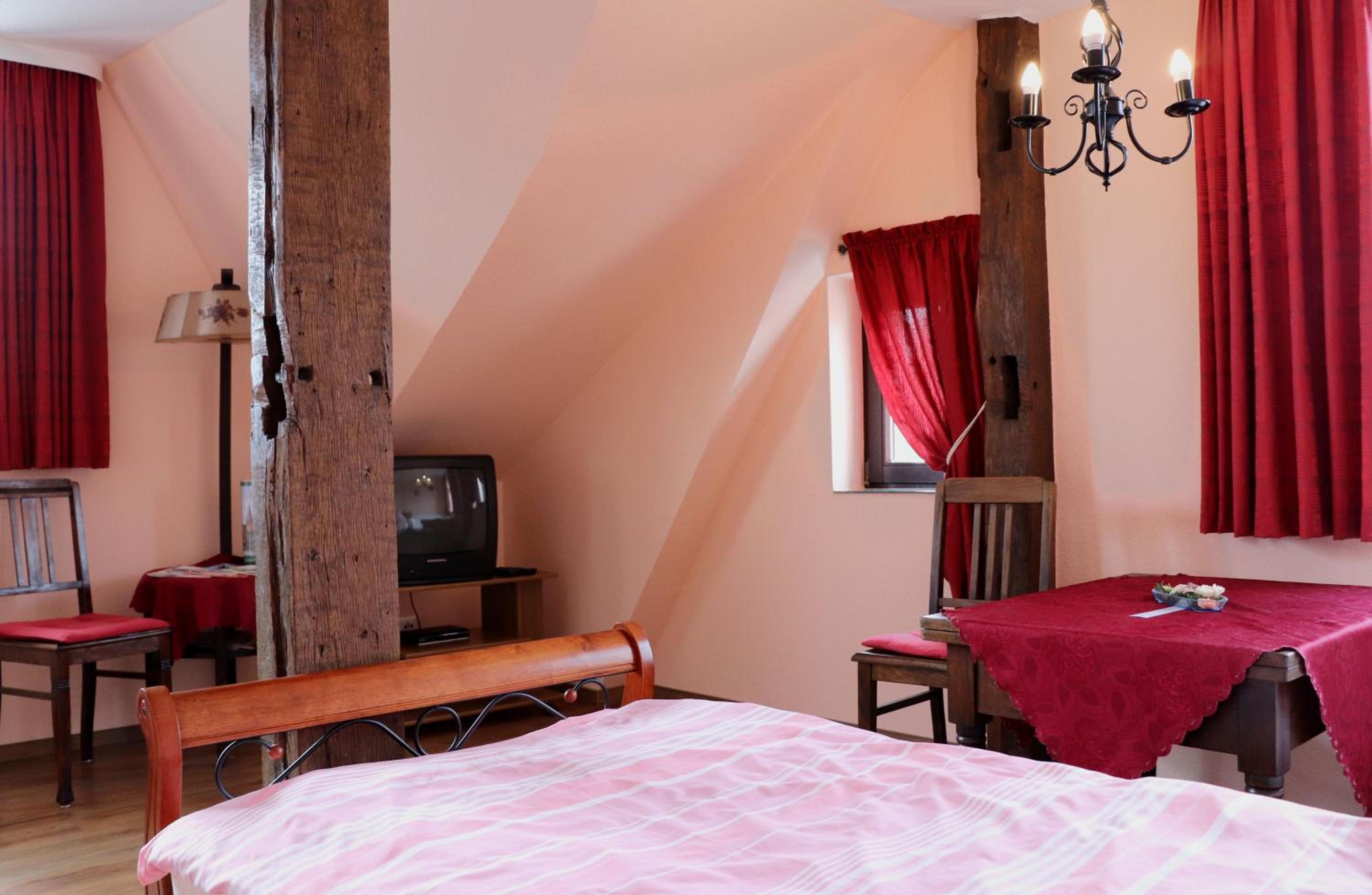 Standard Twin Room with Sofa photo 3