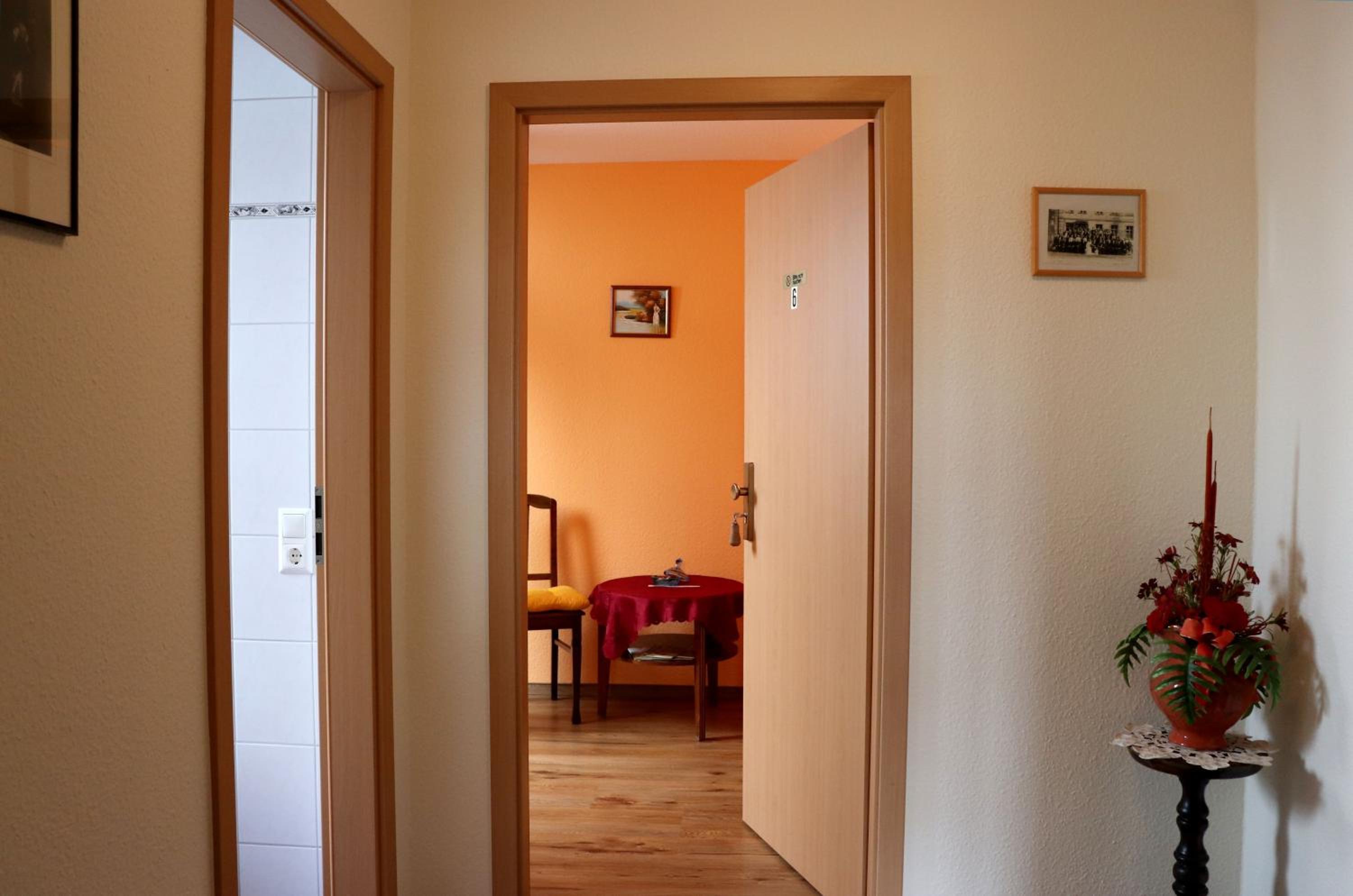 Single Room with Bathroom photo 3