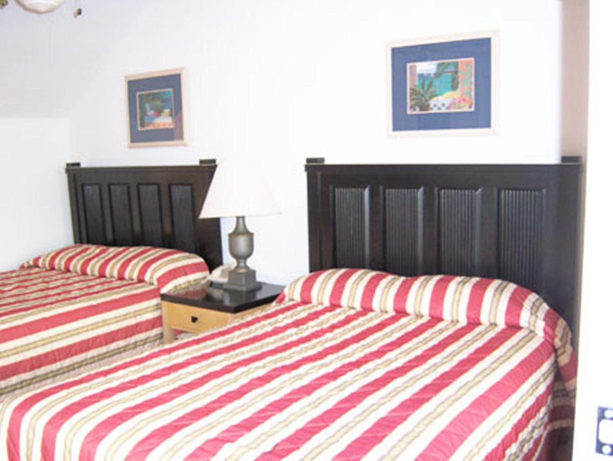 Standard Room with Two Double Beds - Photo 3