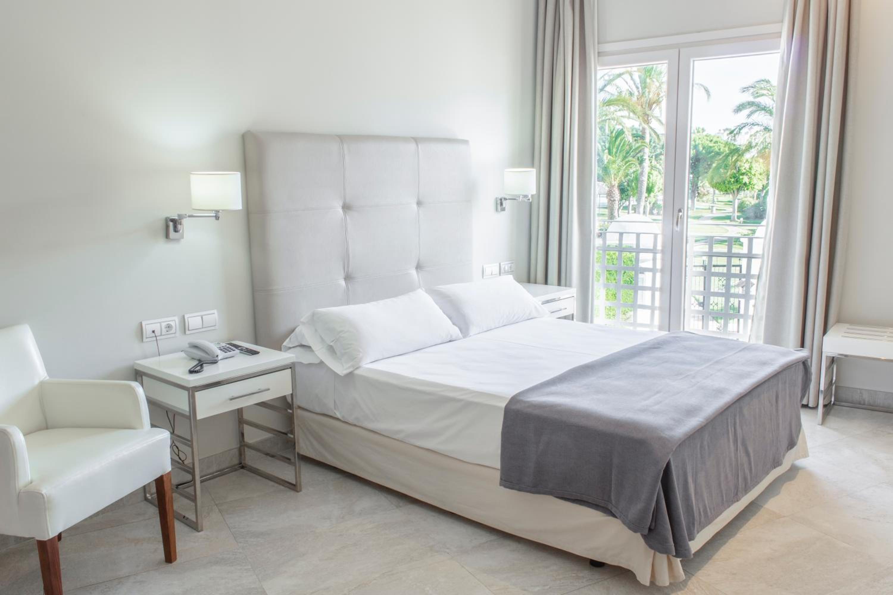 Standard Double or Twin Room photo 2
