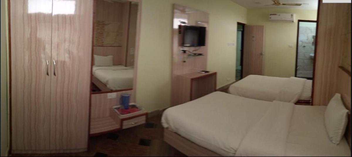 Standard Double Room with Fan photo 2