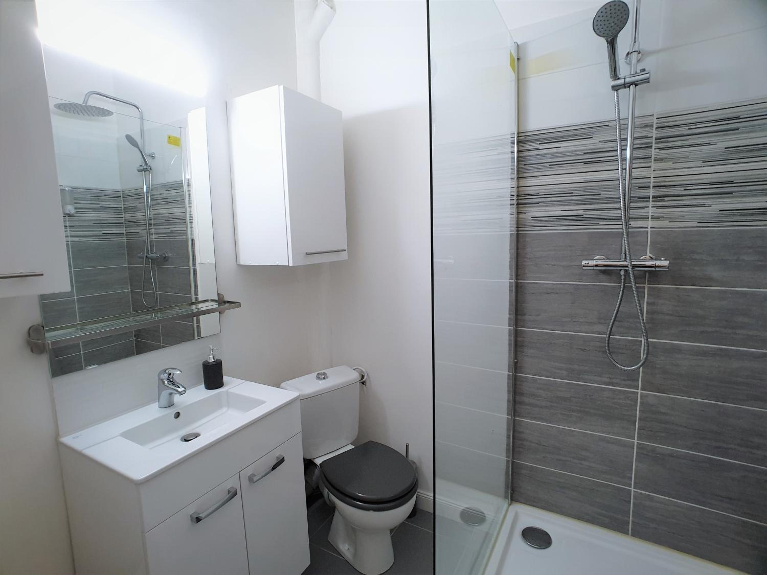 Apartment - Ground Floor - Photo 4