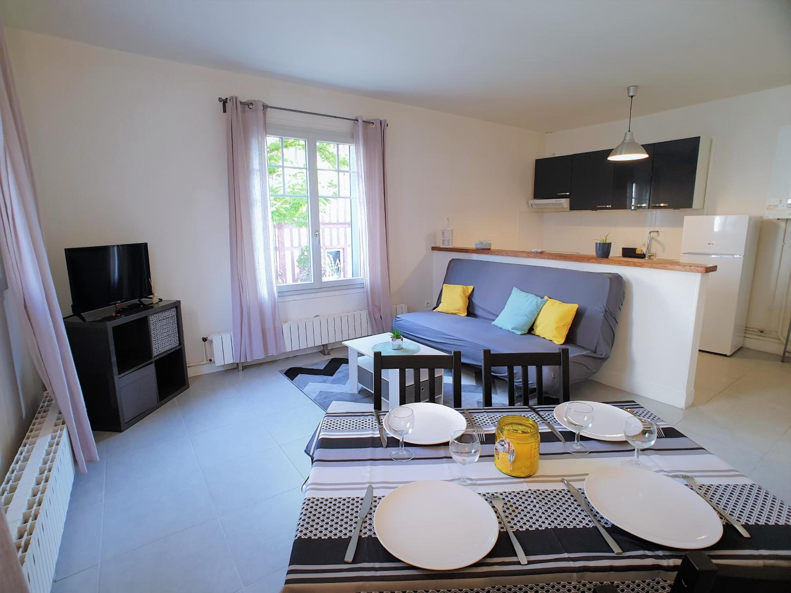 Apartment - Ground Floor - Photo 1