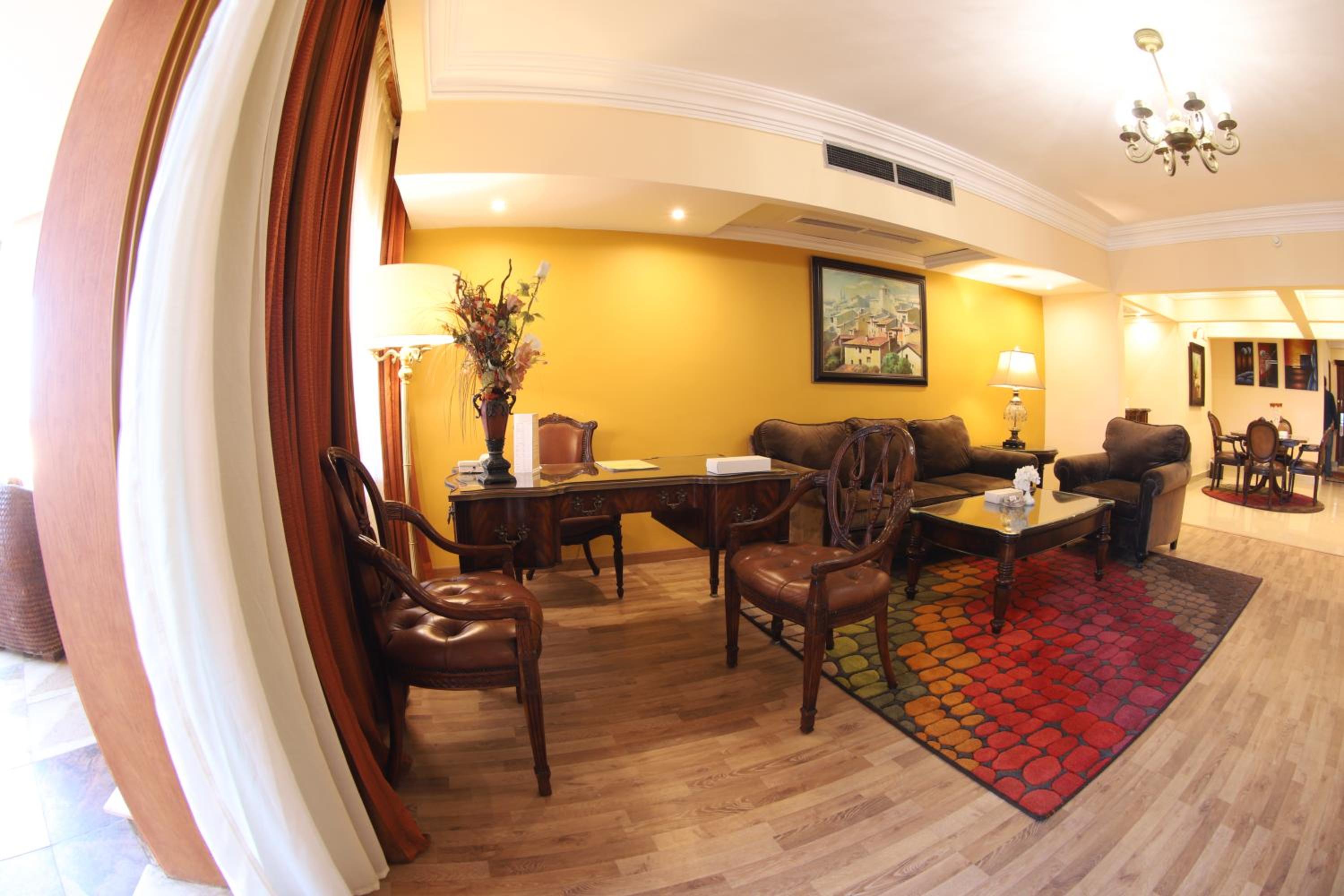 Royal Suite with Garden View