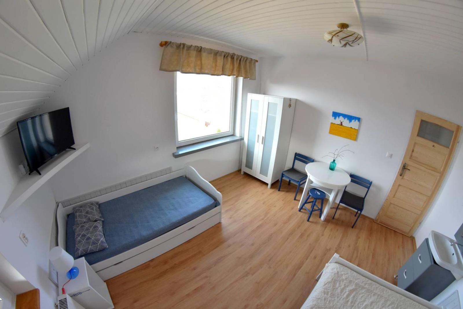 Triple Room with Shared Bathroom photo 2