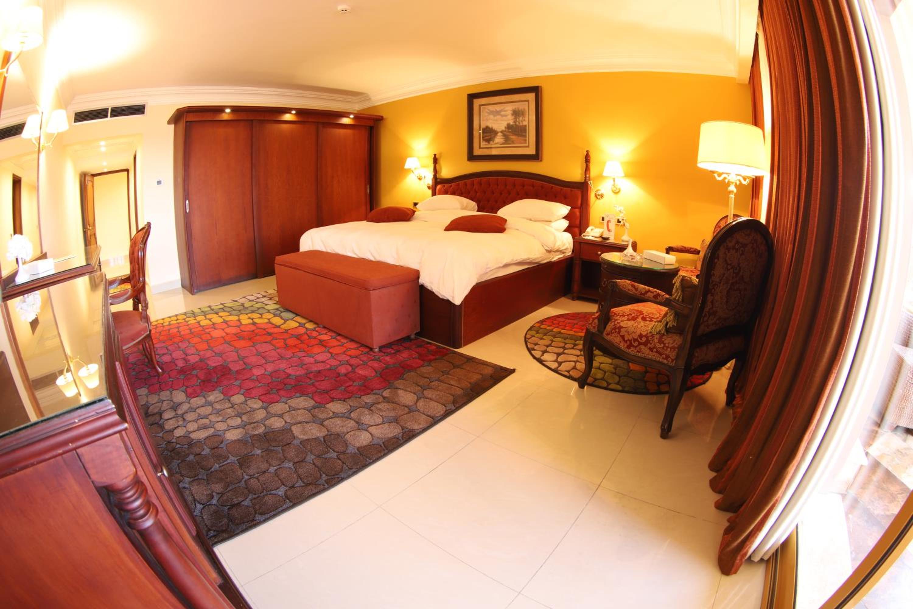 Suite with Garden View
