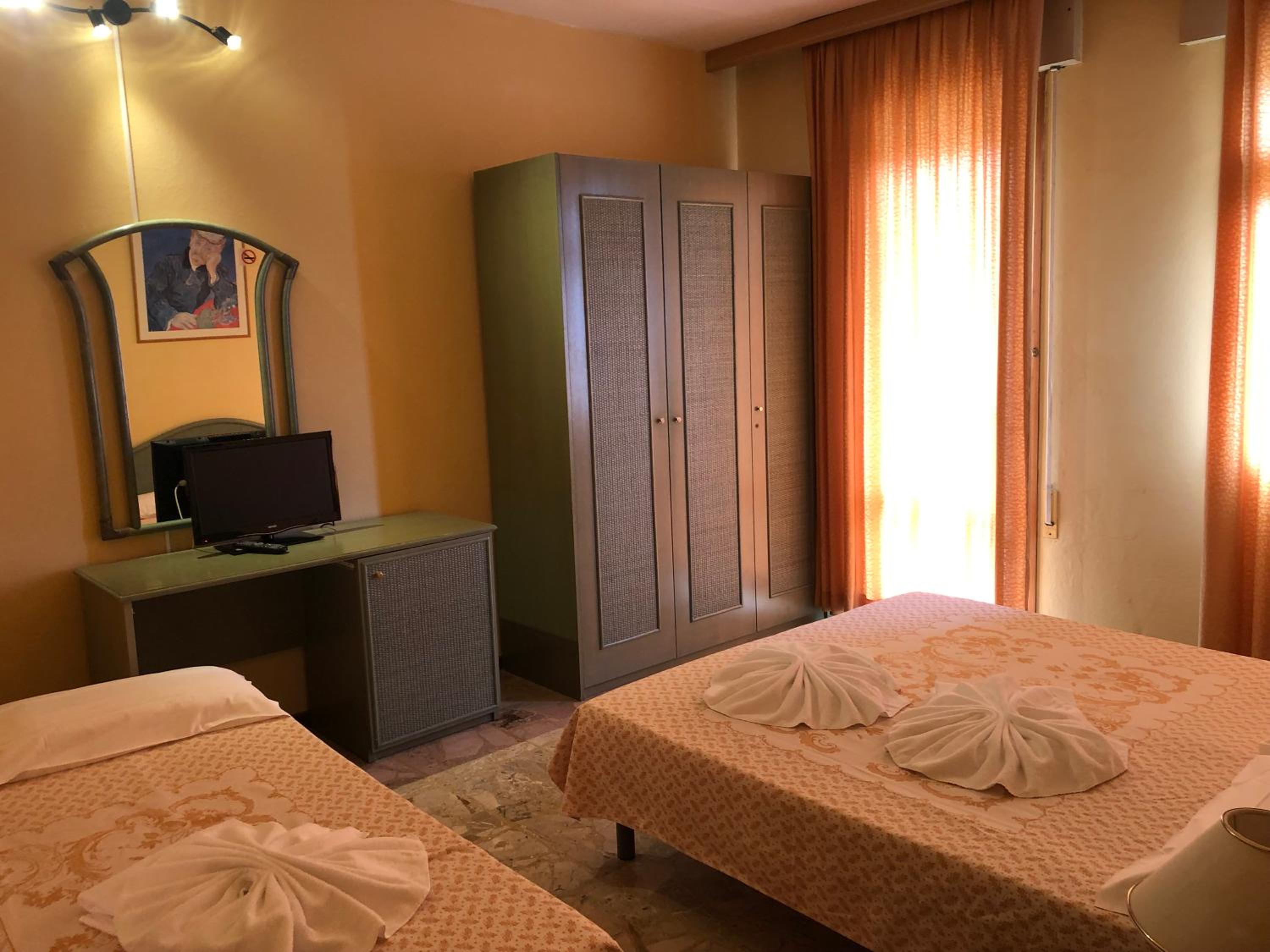 Triple Room - Photo 1