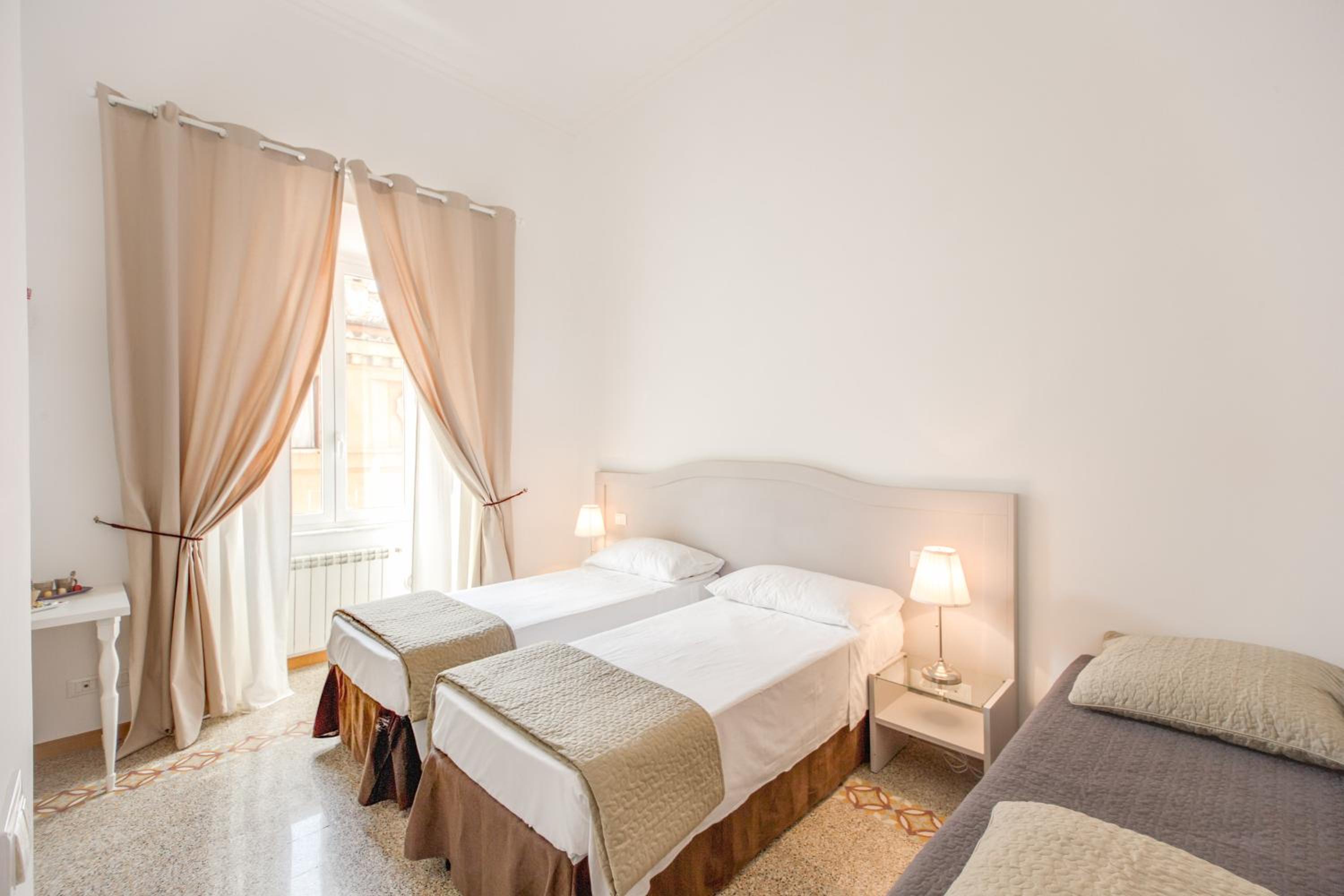 Triple Room With Private External Bathroom photo 1