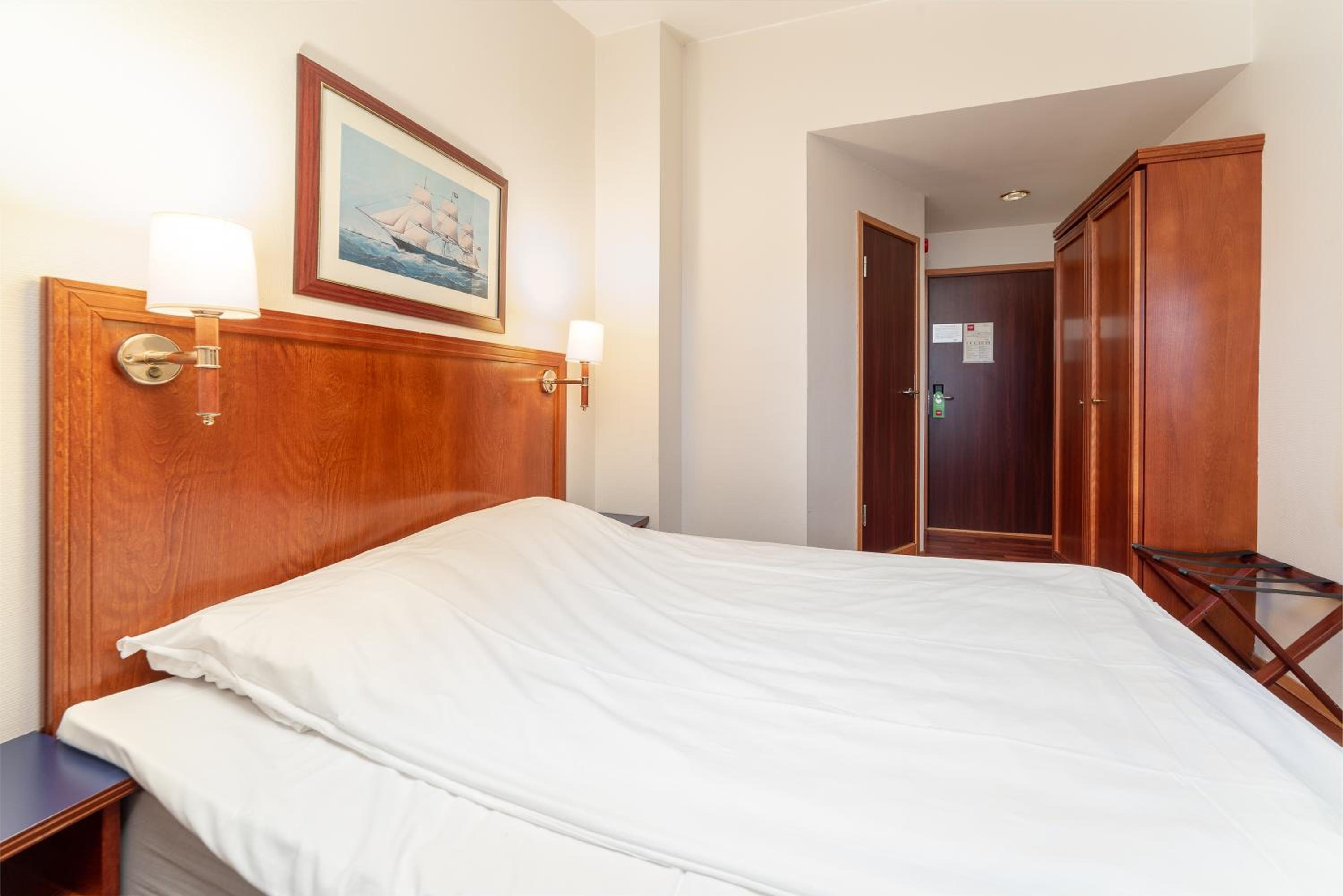 Standard Queen Room - Photo 4