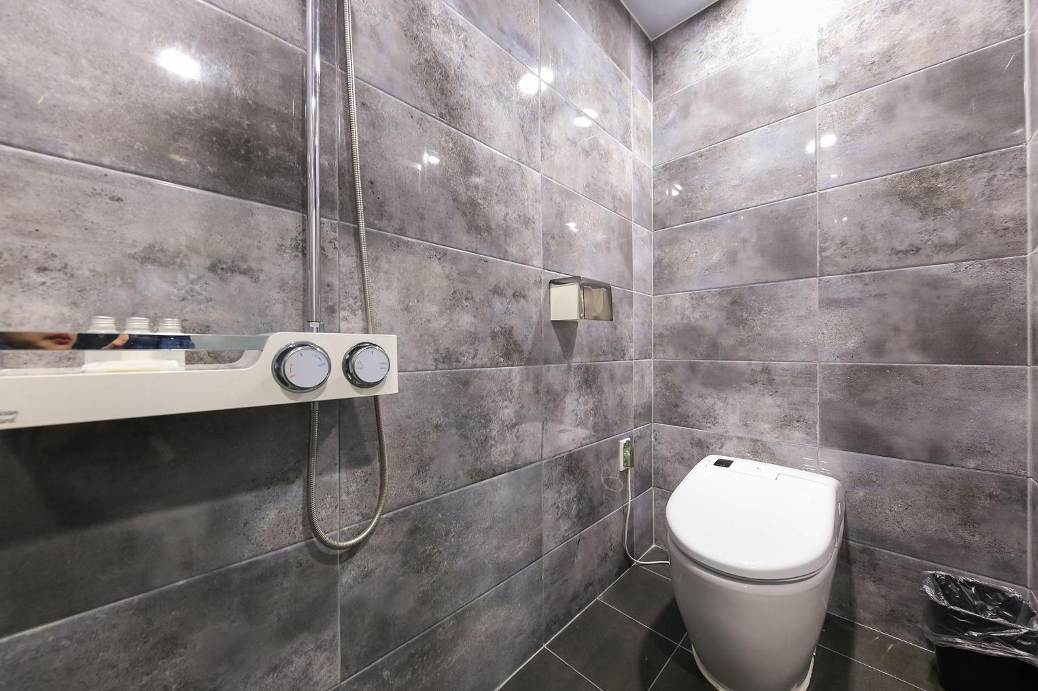 Superior Twin Room with Sea View - Photo 10
