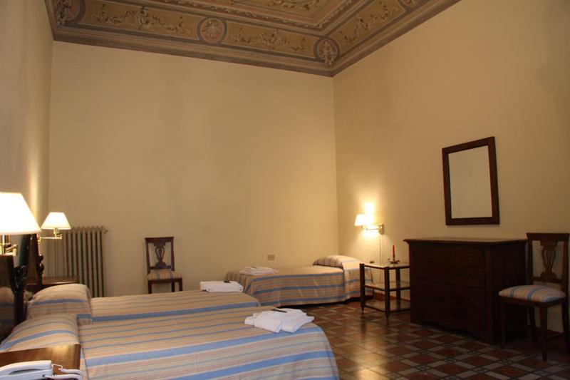 Four-Bedroom Apartment - Split Level photo 2