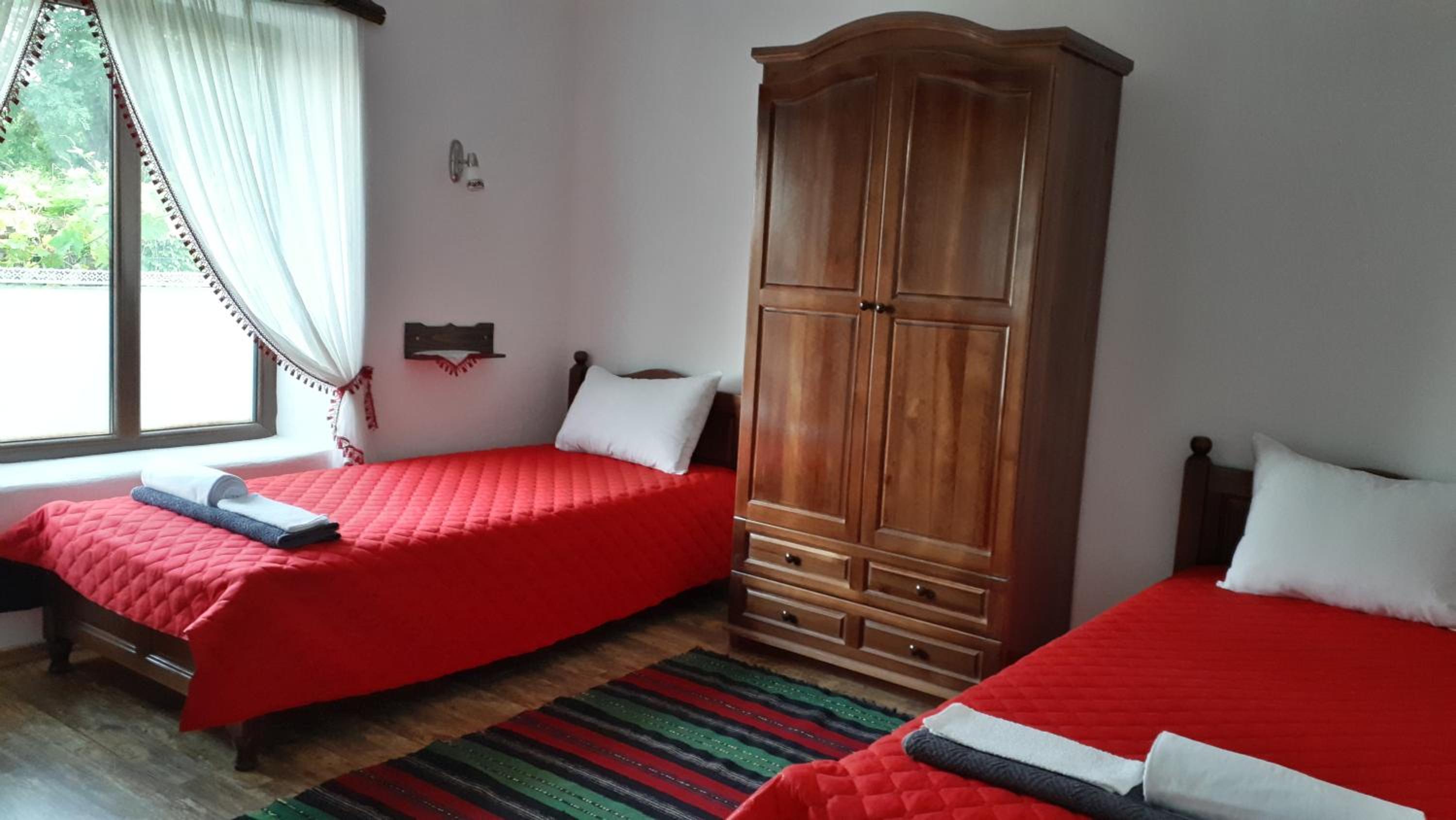 Large Twin Room photo 1