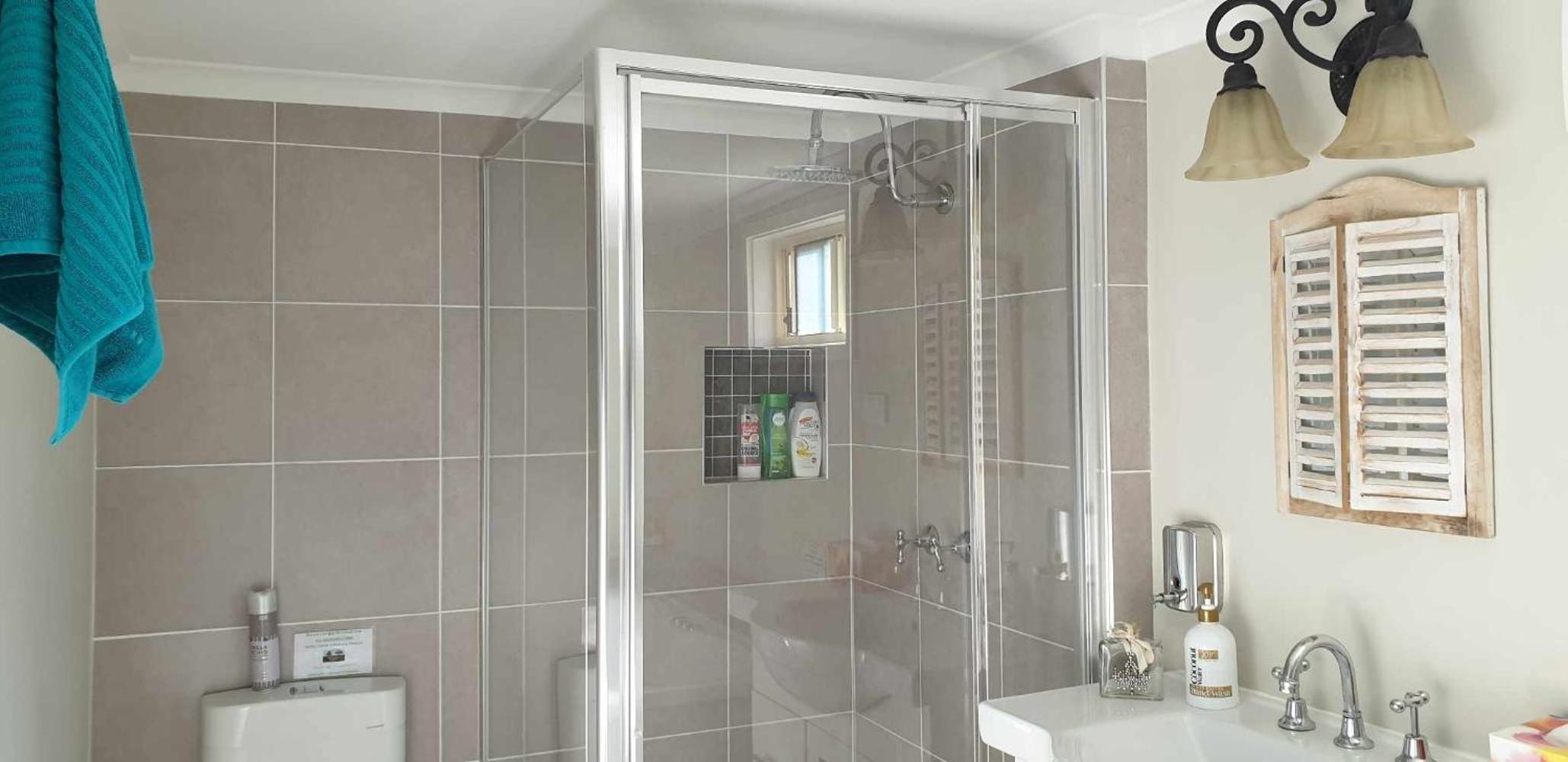 Deluxe with Spa Bath photo 2