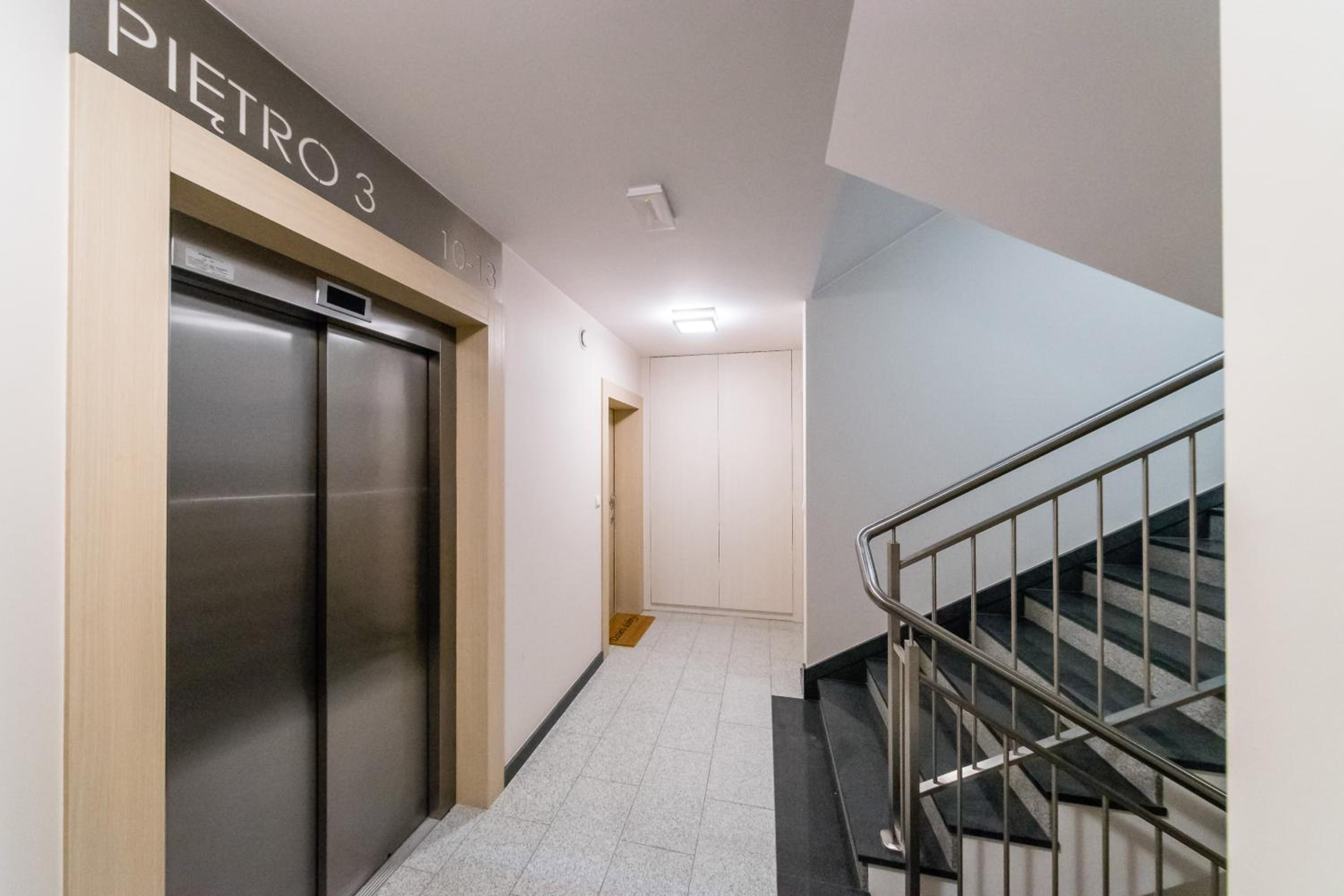 Apartment with Balcony - Photo 15