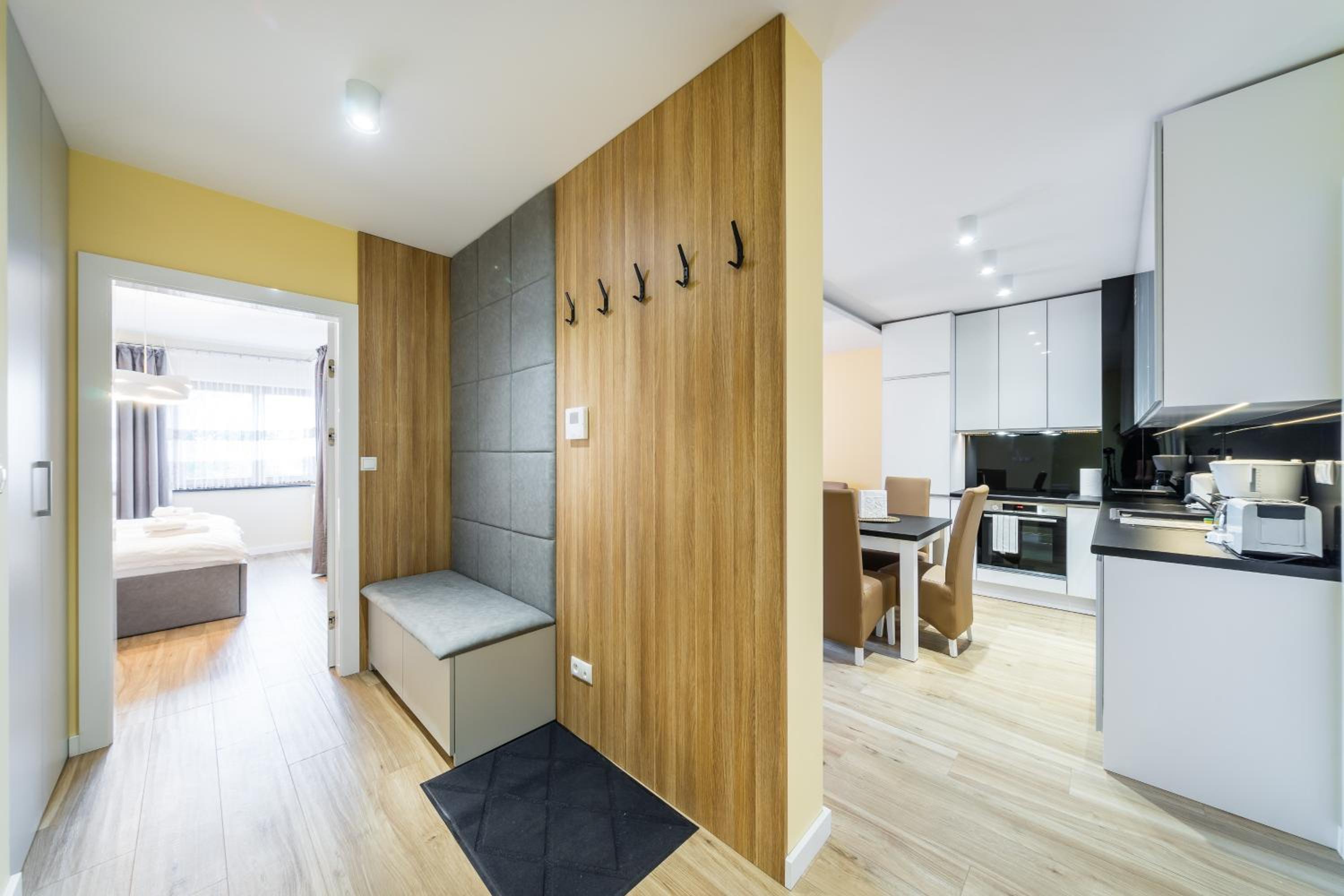 Apartment with Balcony - Photo 31