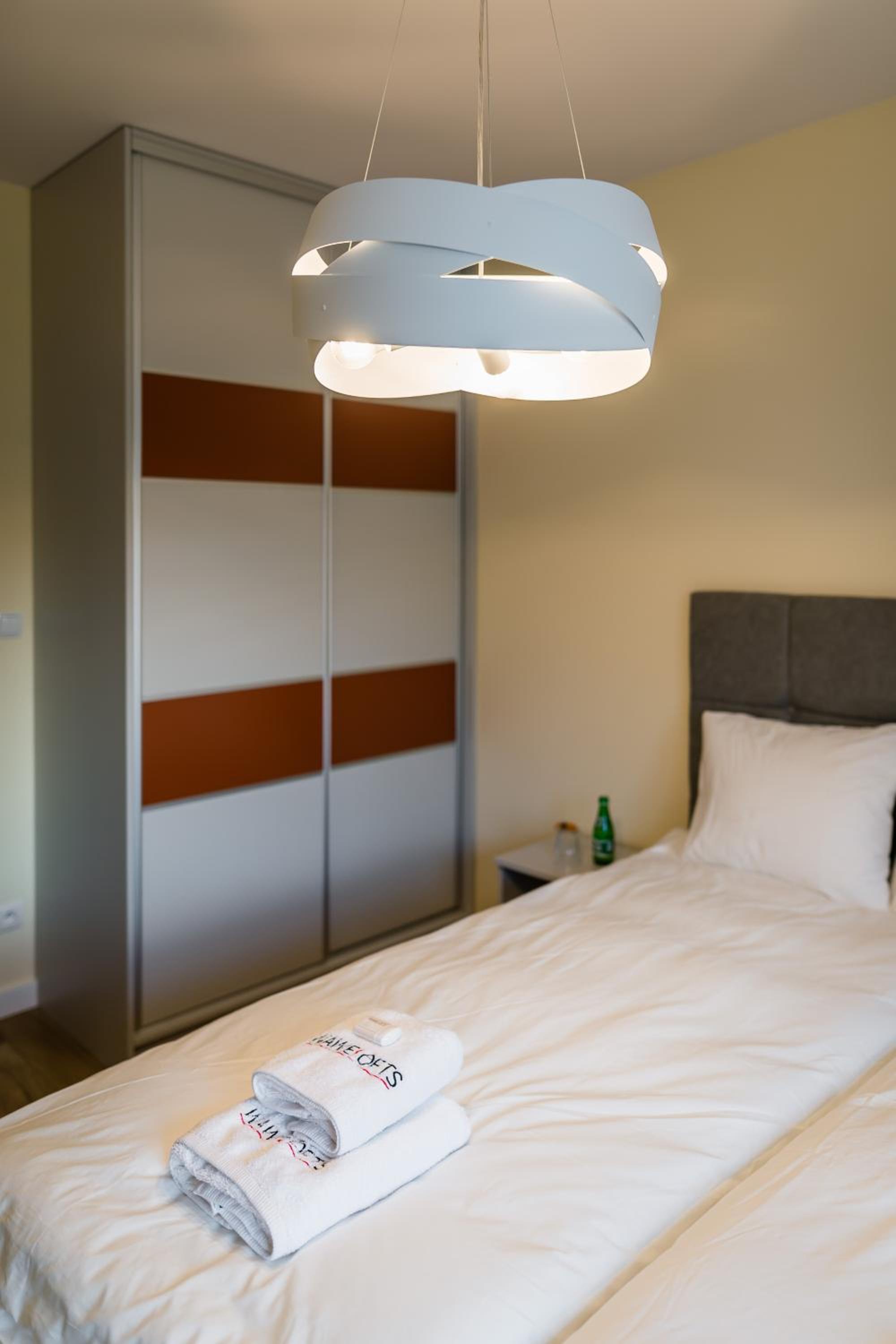 Apartment with Balcony - Photo 22