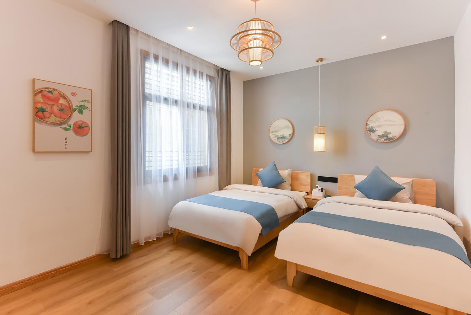 Twin Room with Private Bathroom - Photo 5