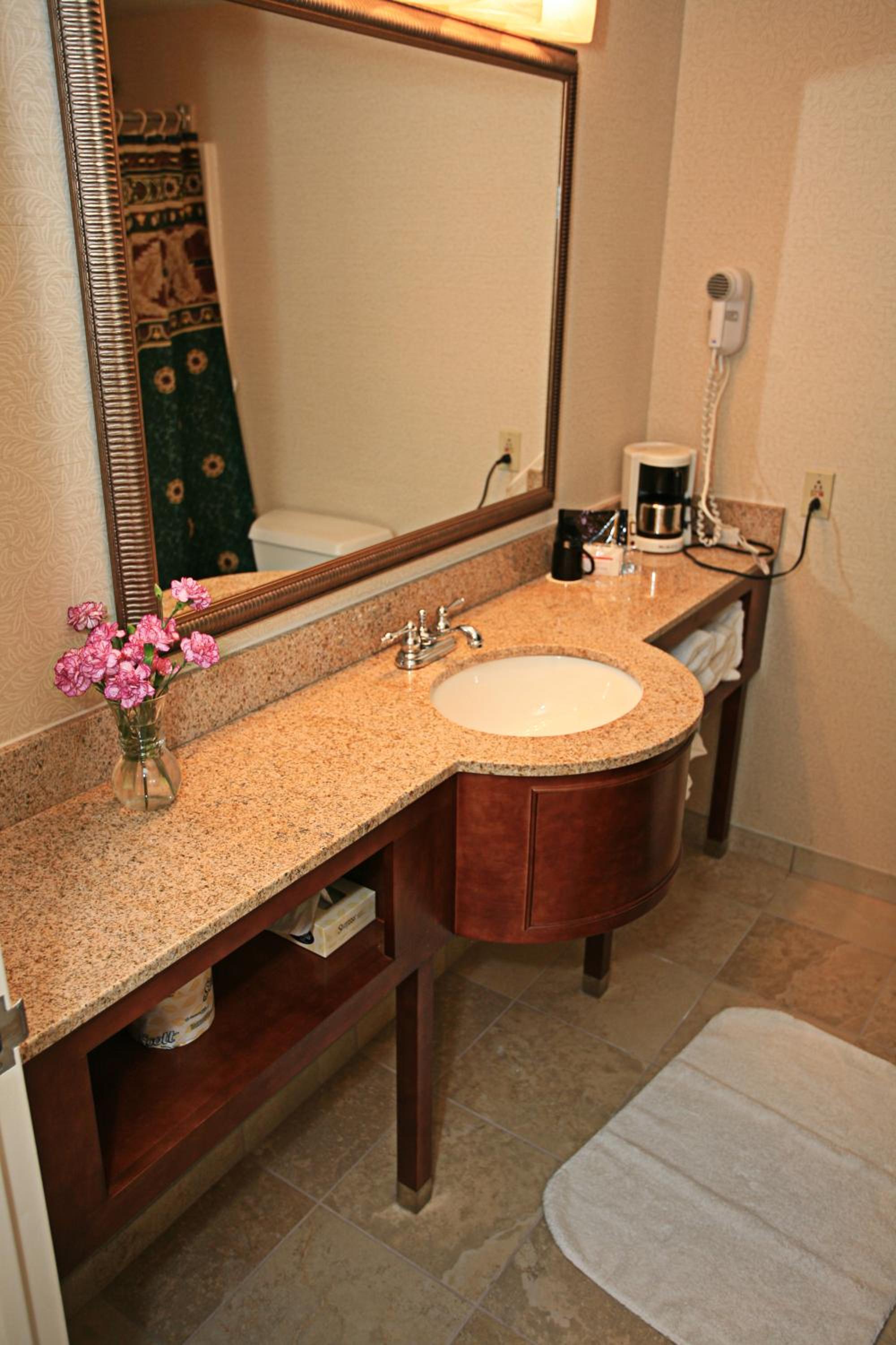 Double Room with Two Double Beds - Photo 2