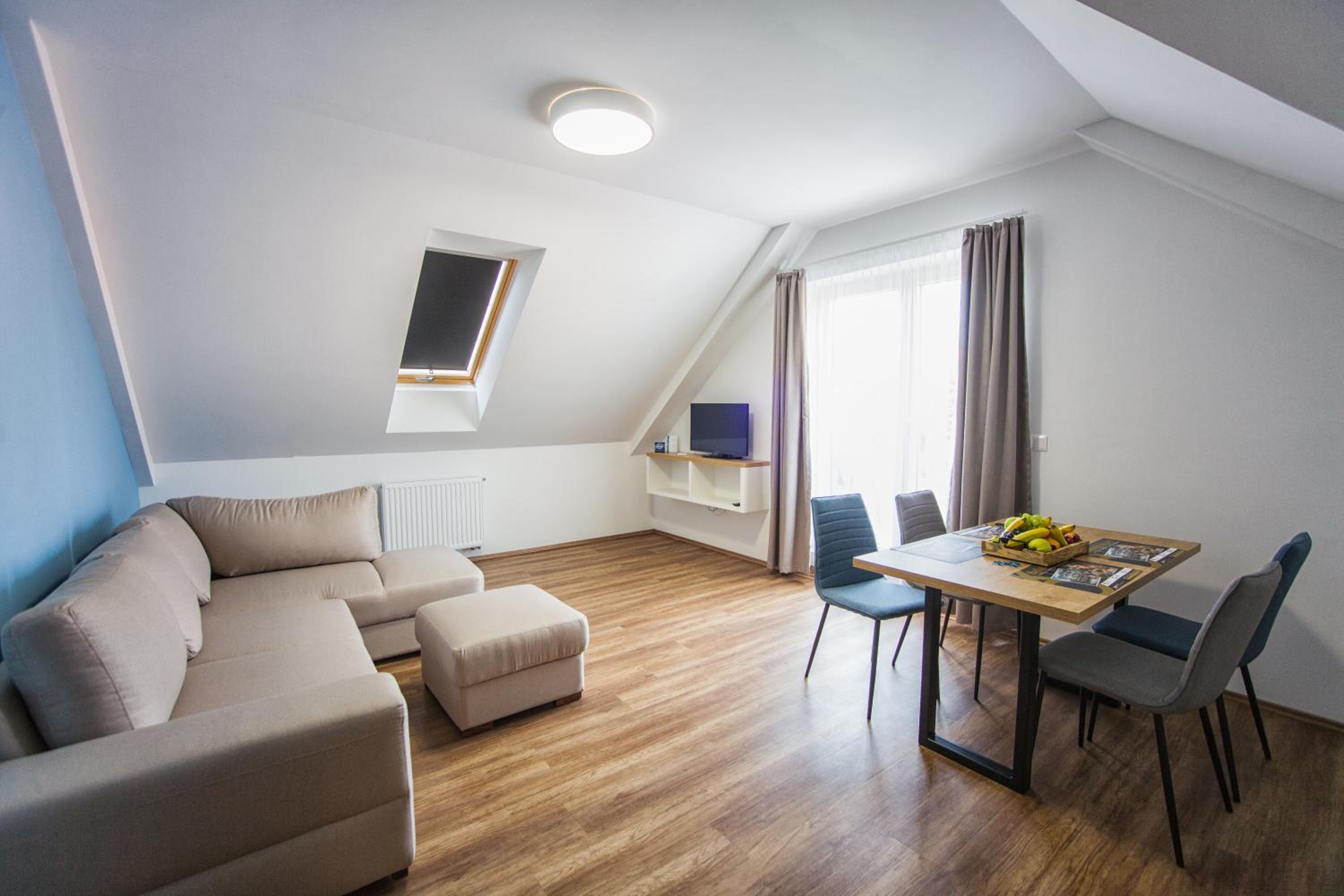 One-Bedroom Apartment photo 2
