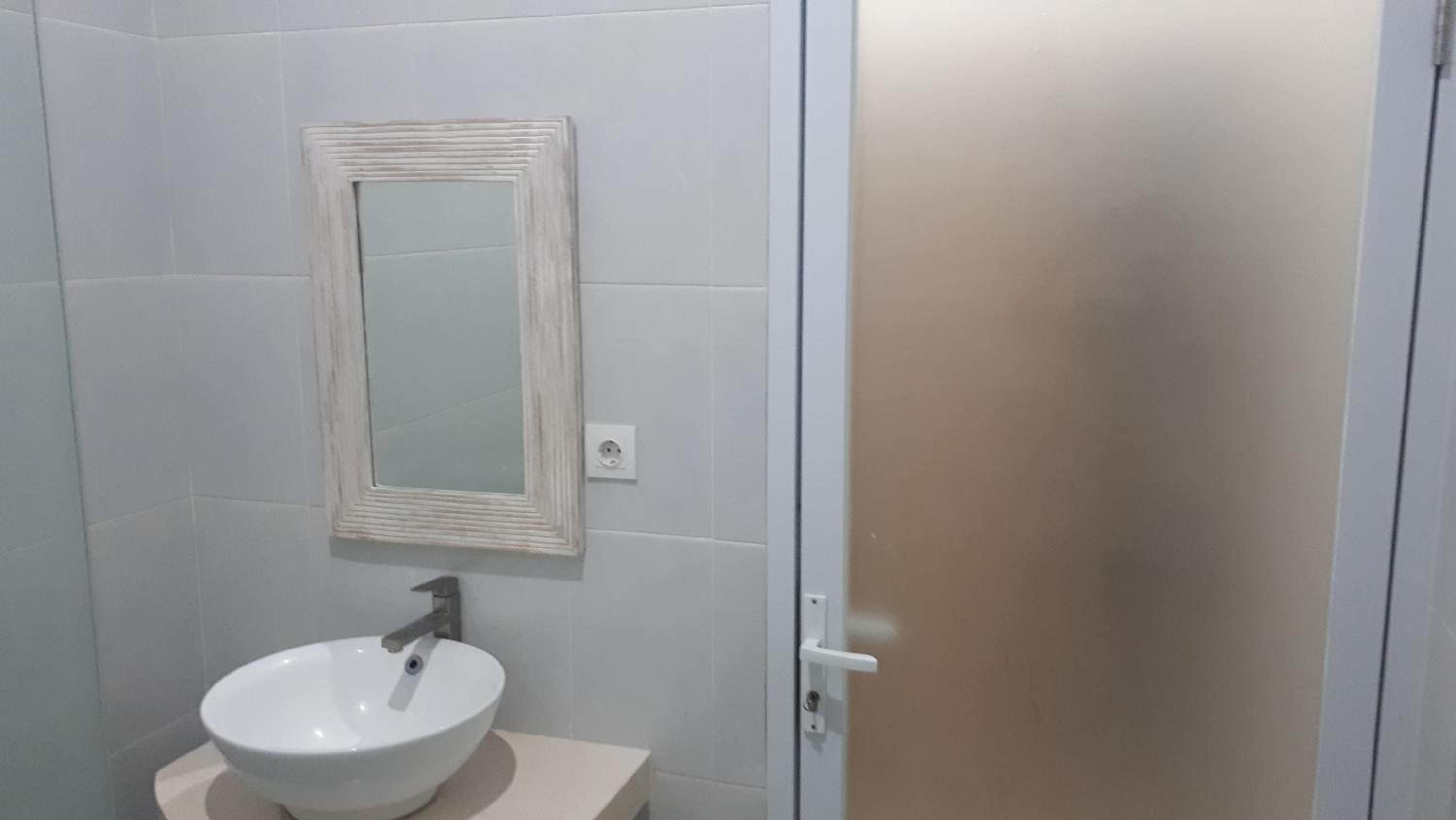 Budget Double Room - Photo 4