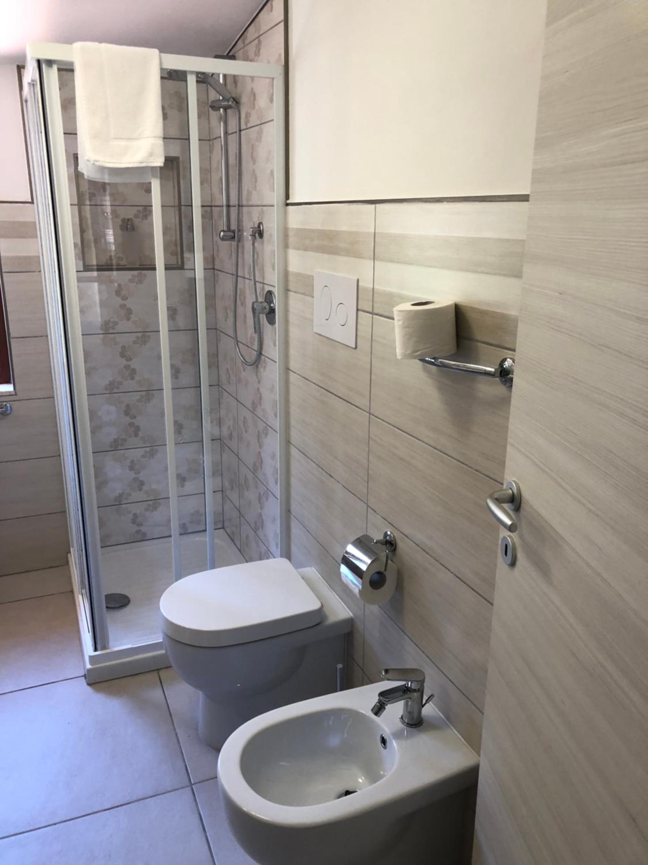 Two-Bedroom House - Photo 19