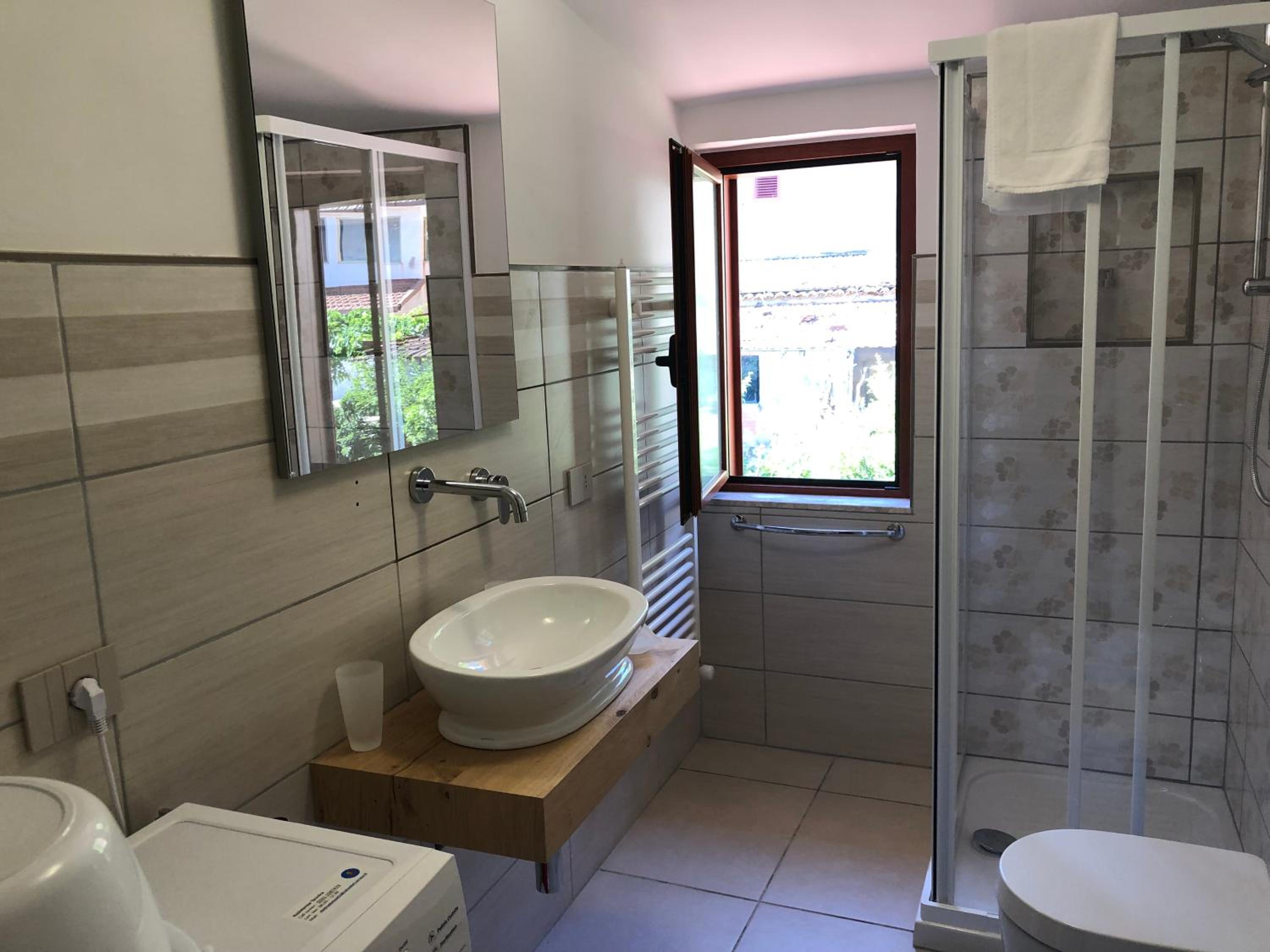 Two-Bedroom House - Photo 18