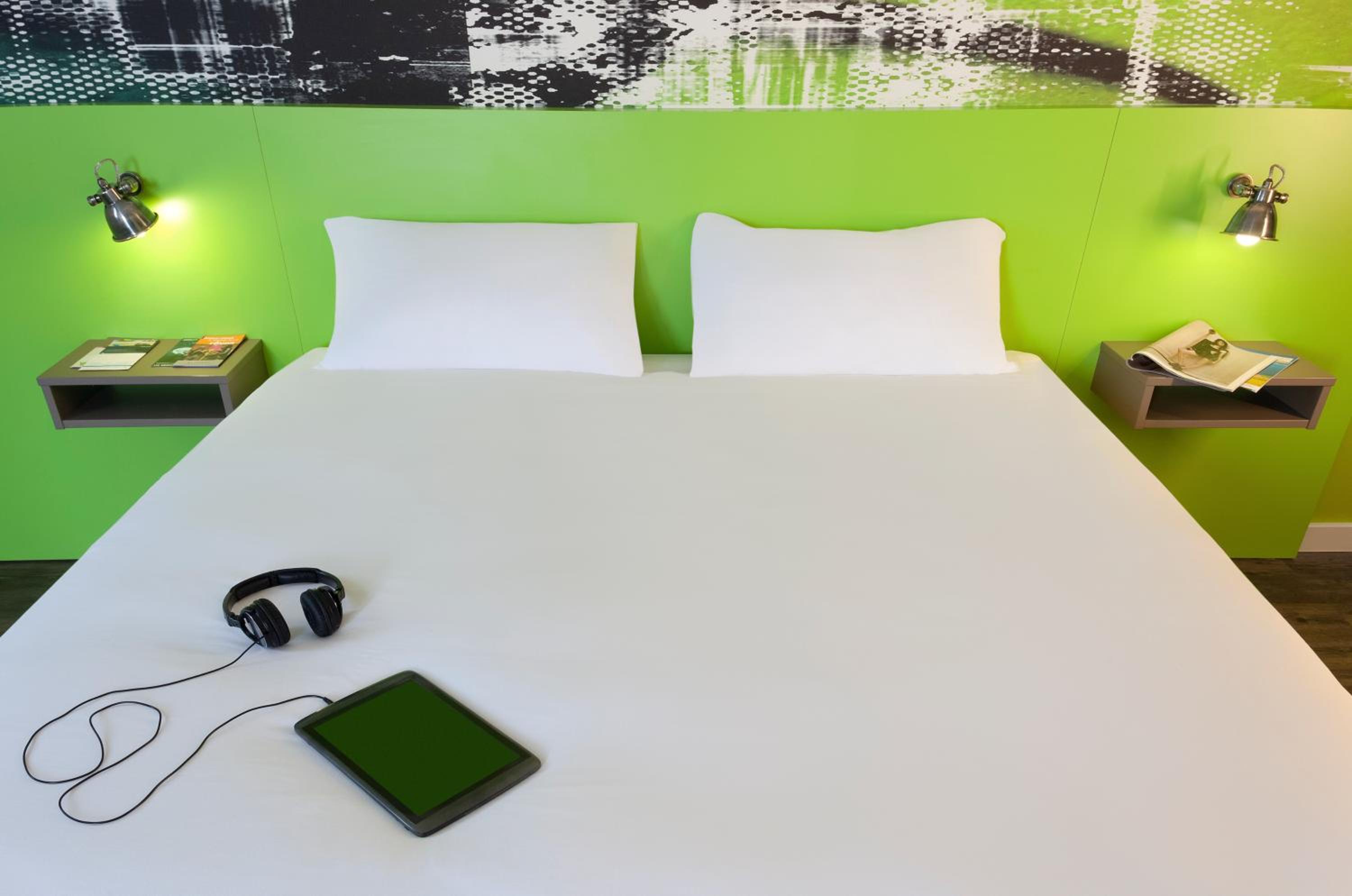 Standard One Double Bed - Photo 4
