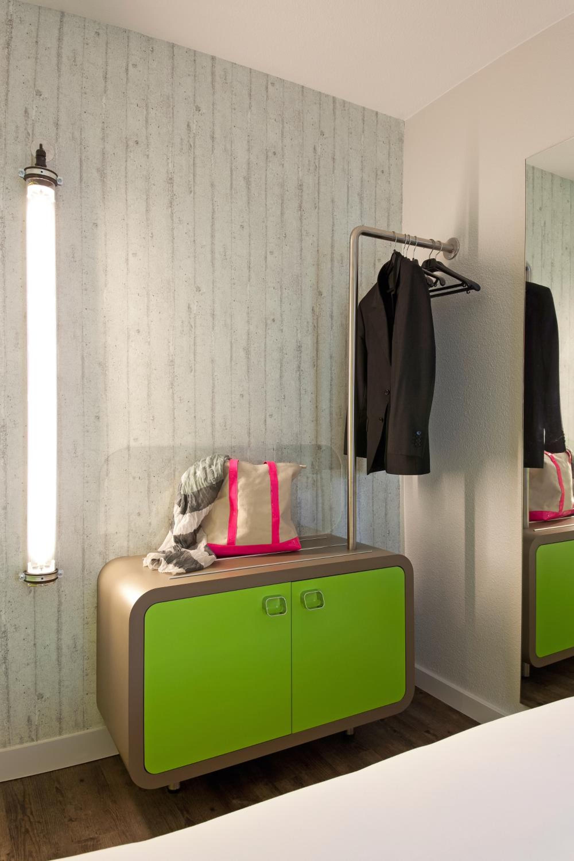 Standard Twin Room - Photo 3