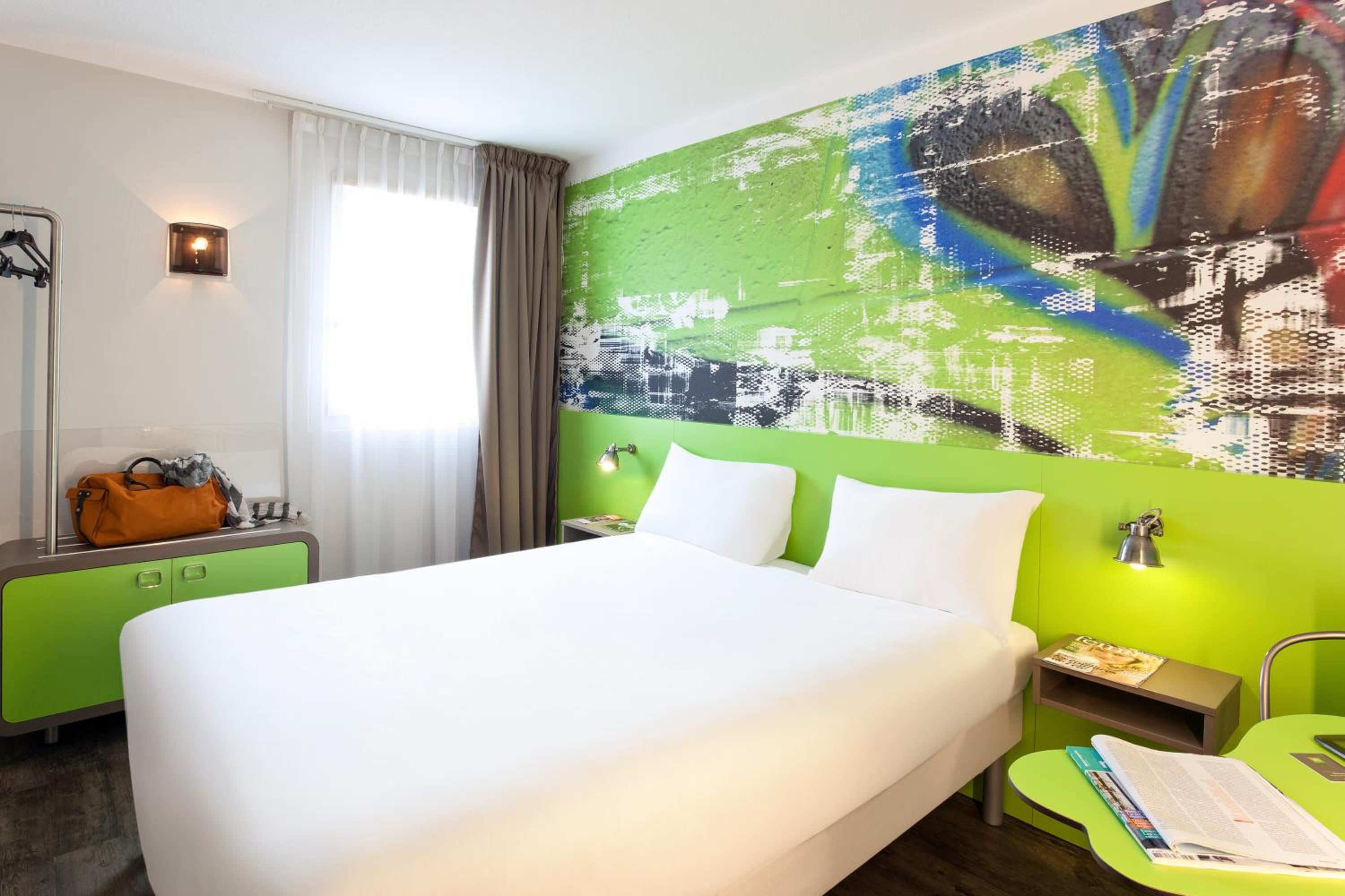 Standard One Double Bed - Photo 1