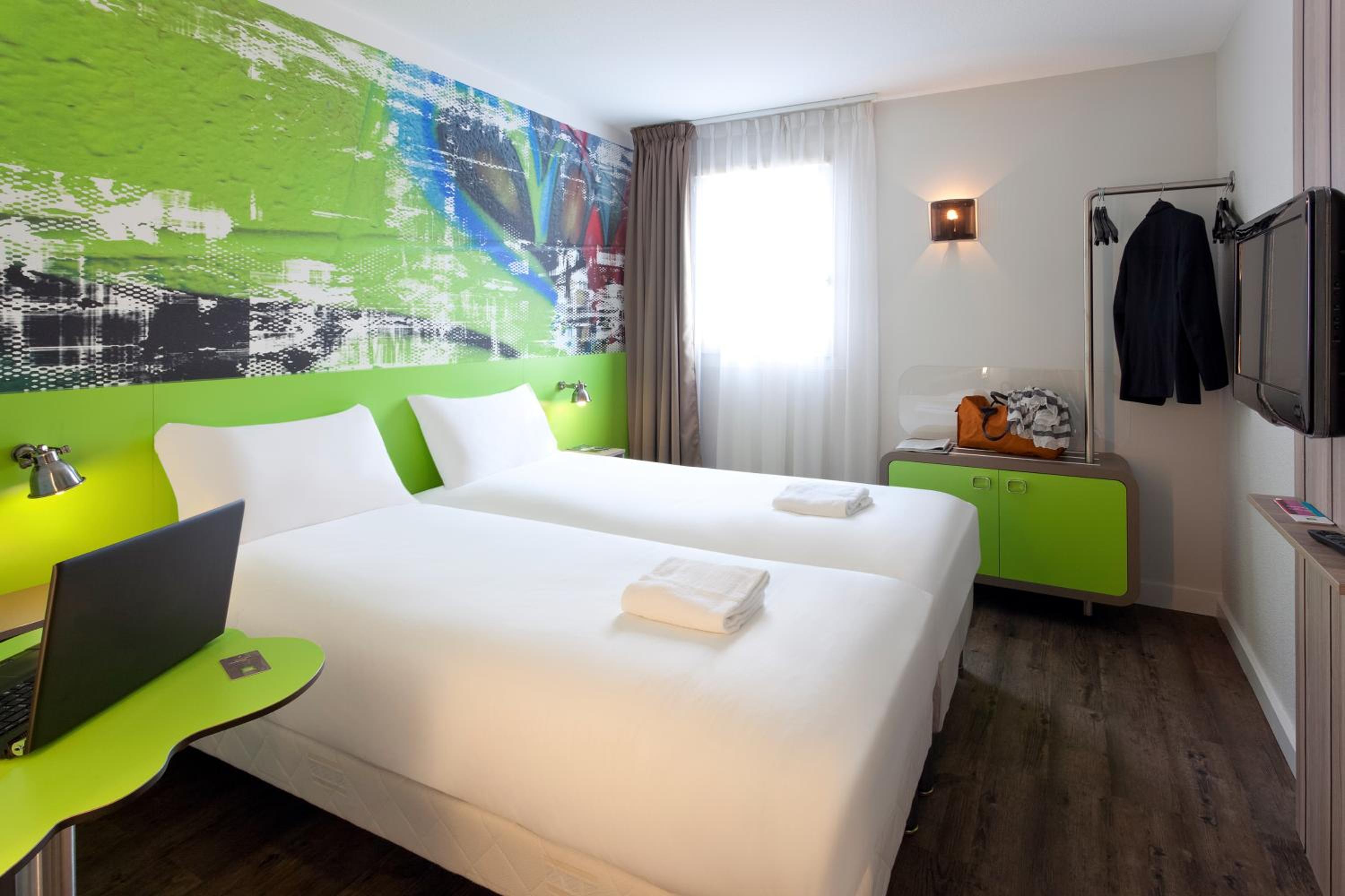 Standard Twin Room - Photo 1