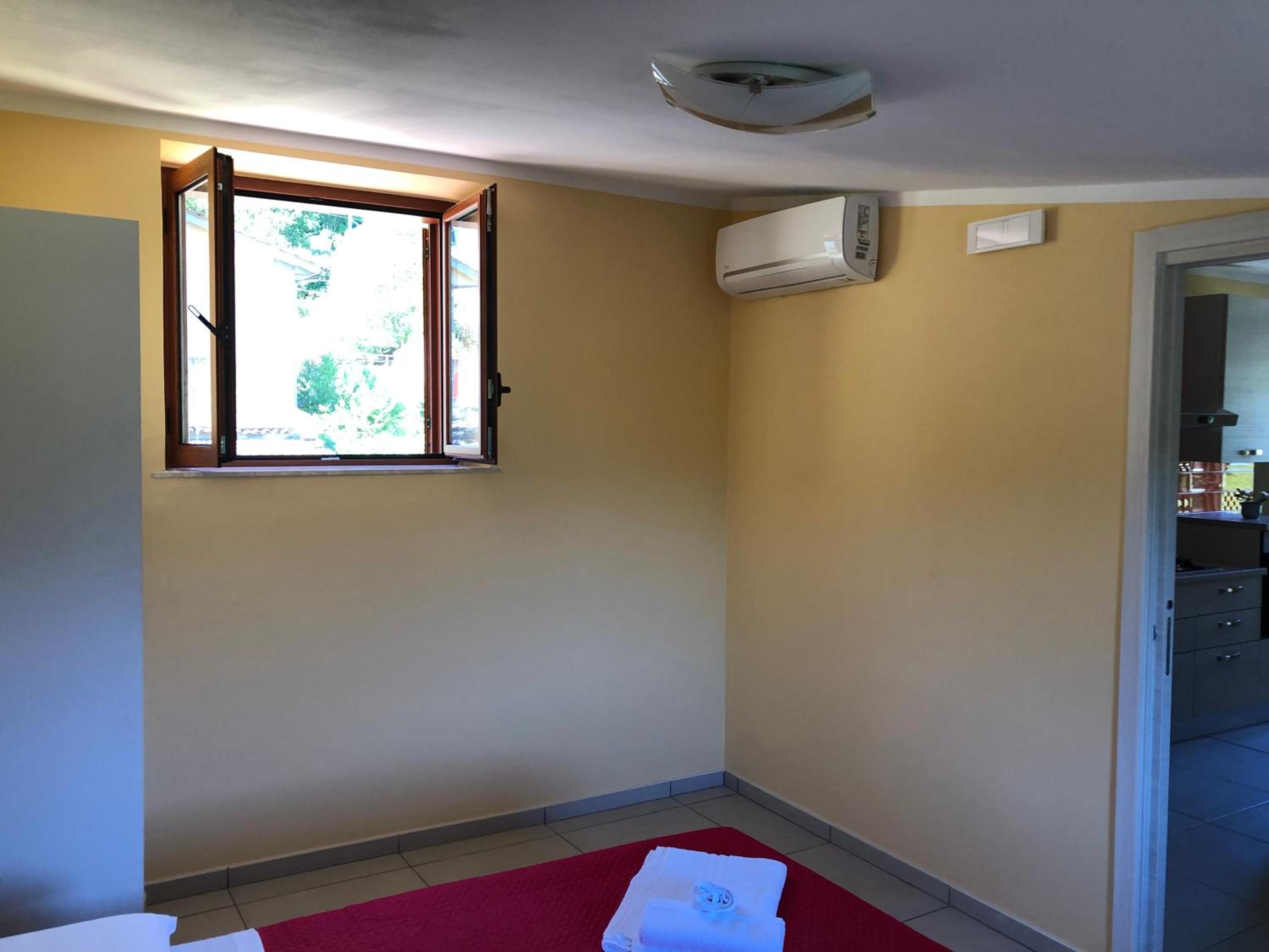 Two-Bedroom House - Photo 13