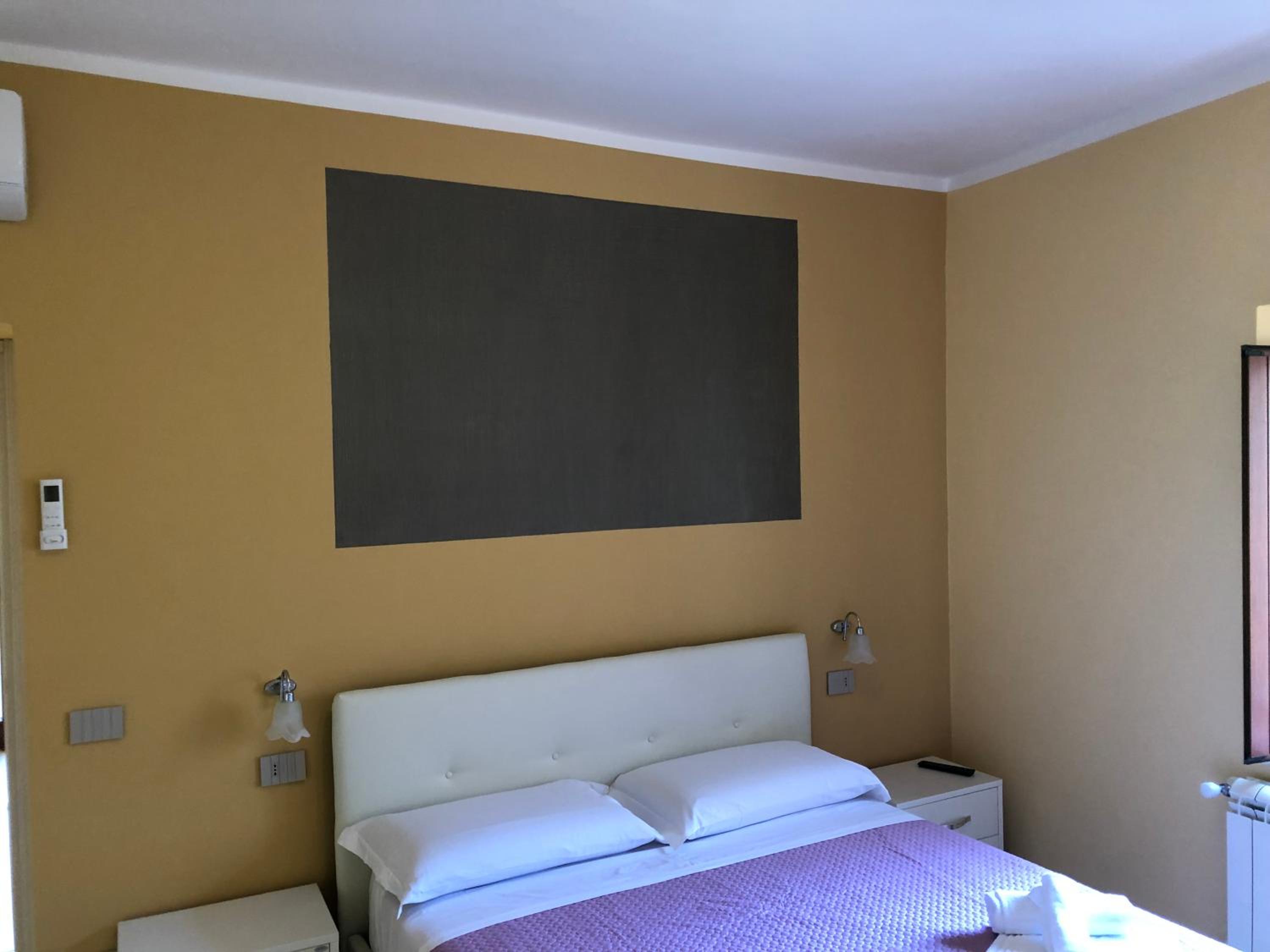 Two-Bedroom House - Photo 3