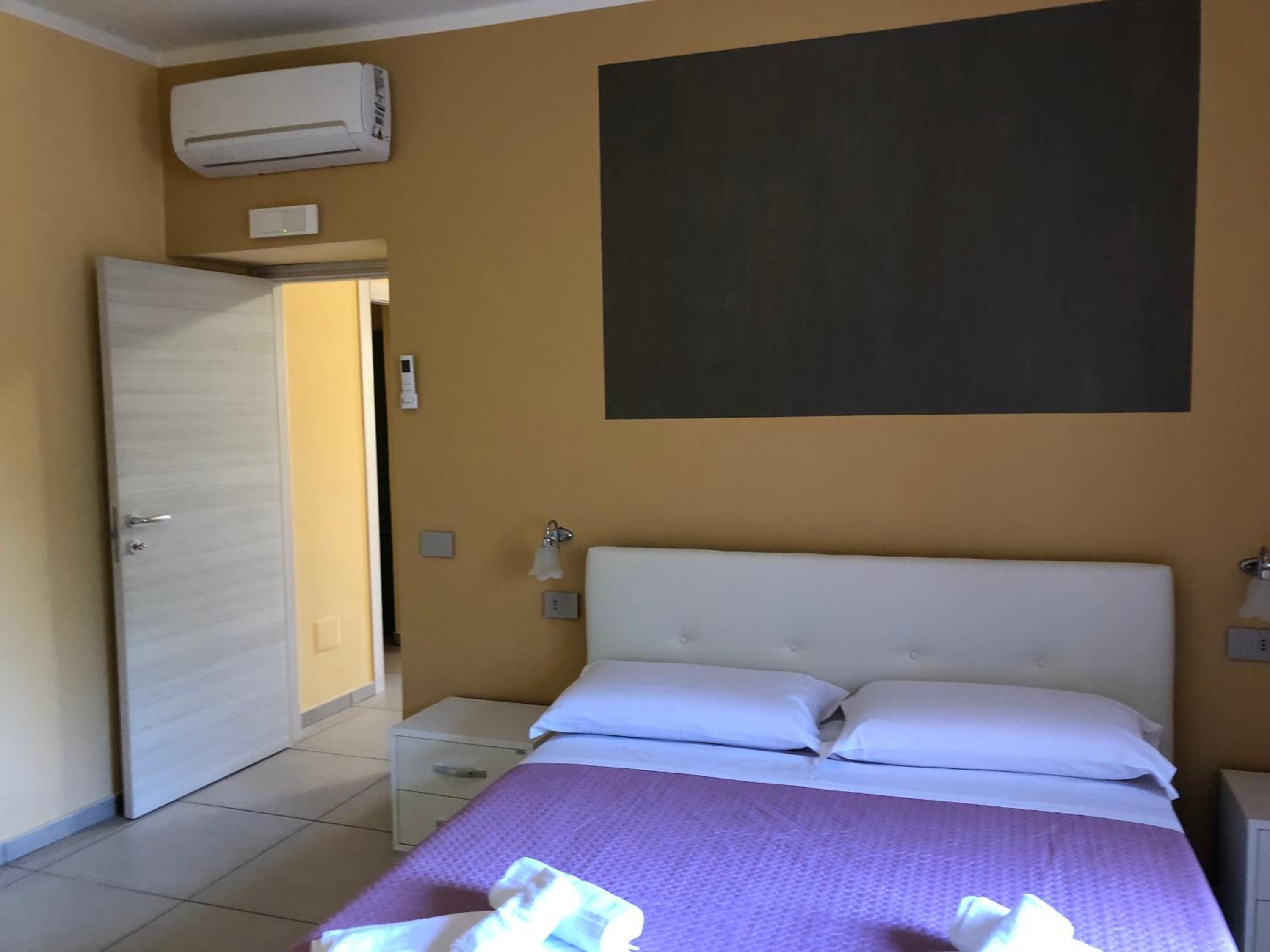 Two-Bedroom House - Photo 15