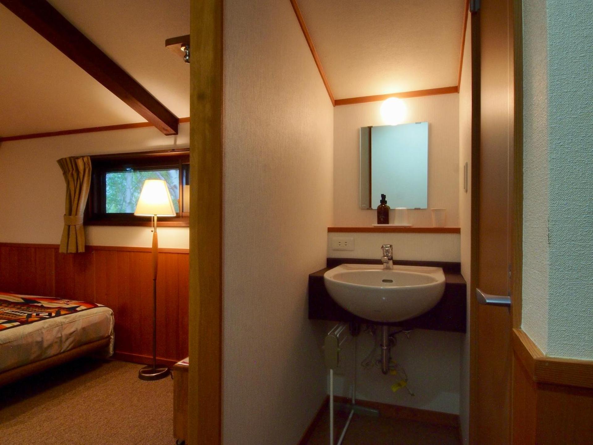 Small Twin Room photo 3