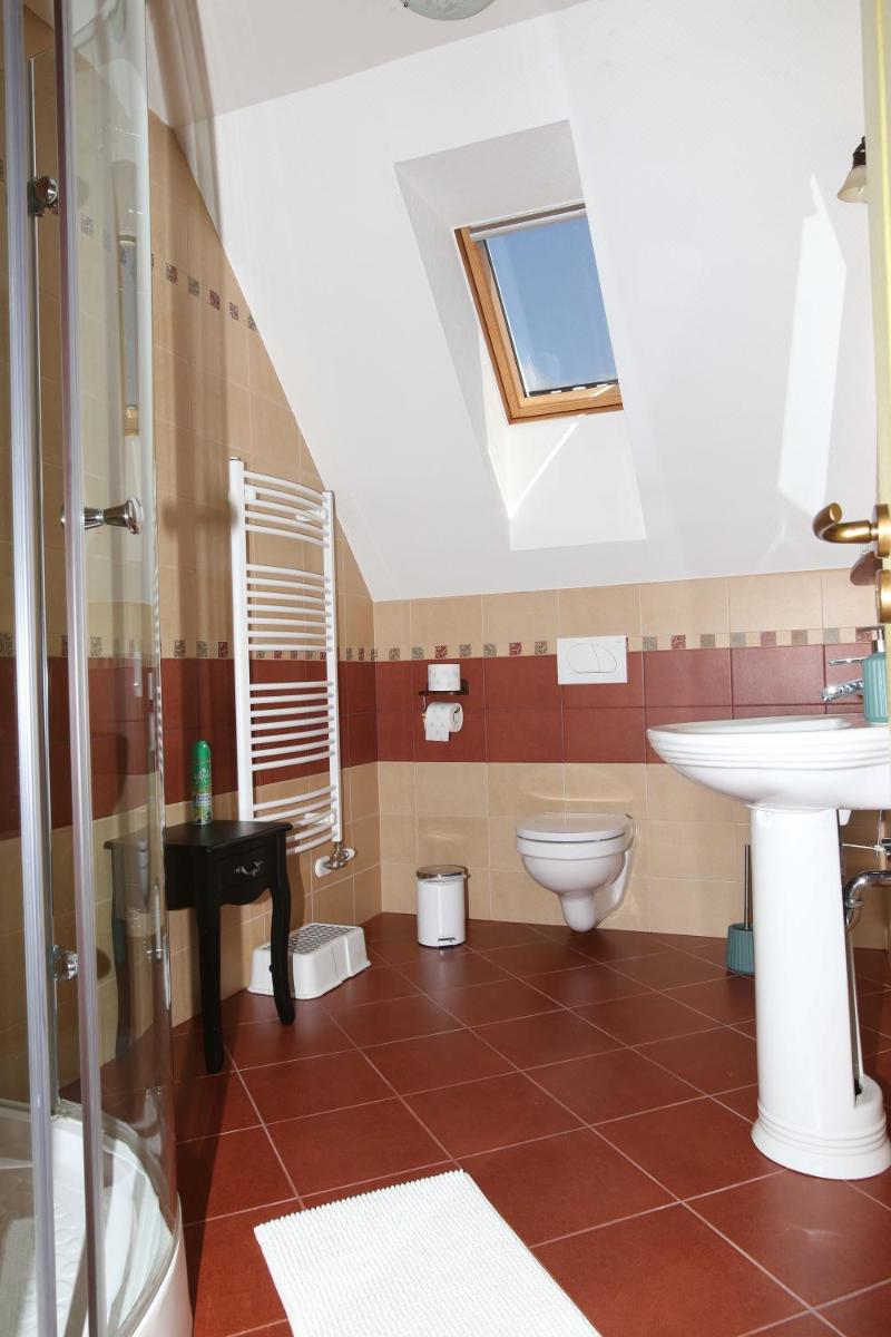 Double Room with Private Bathroom photo 2