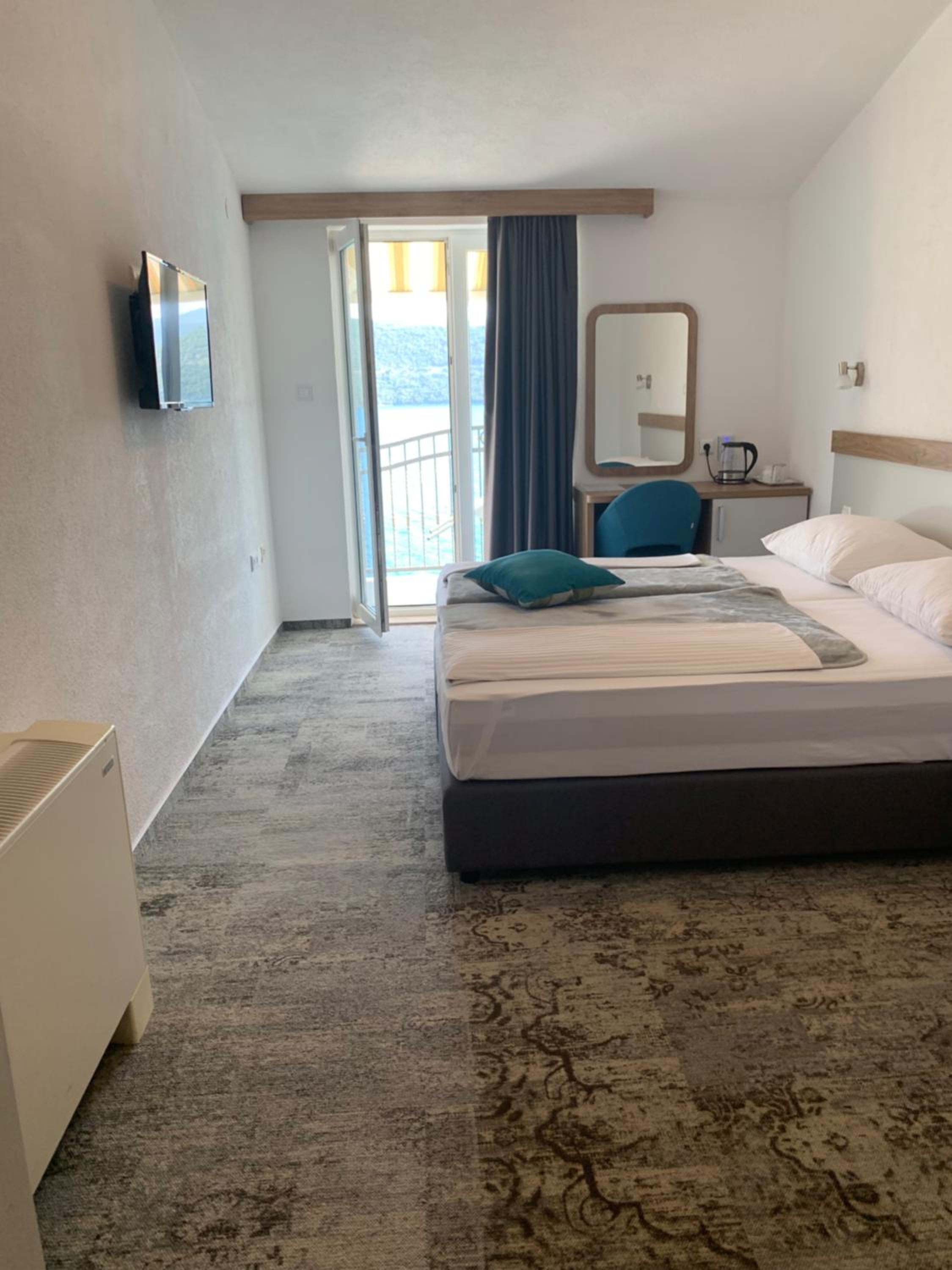 Deluxe Double or Twin Room with Sea View photo 2