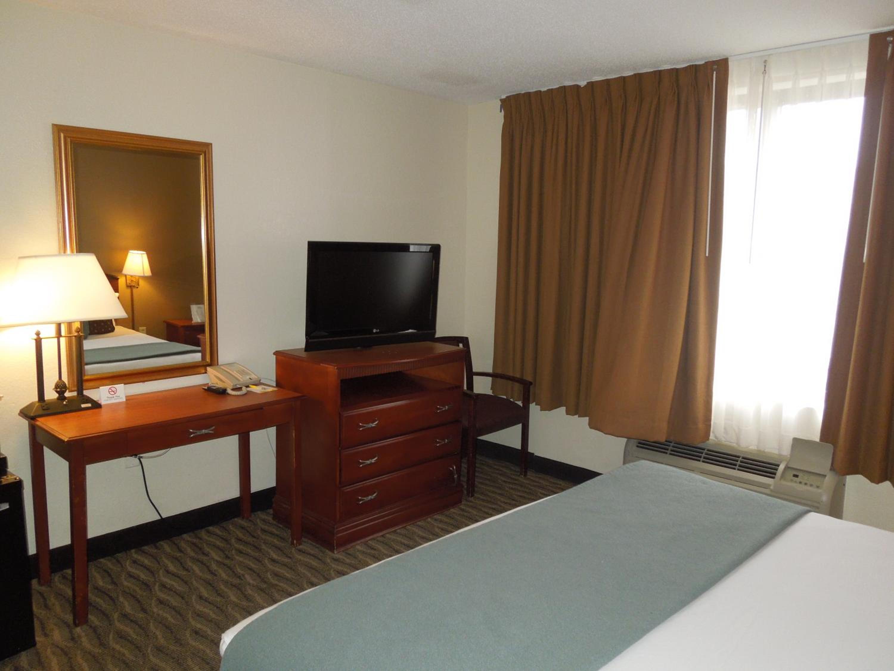 Deluxe Double Room with Two Double Beds - Non-Smoking - Photo 1