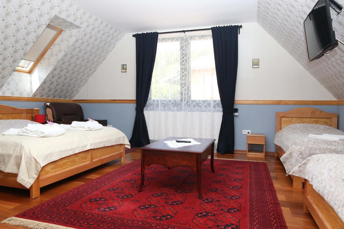 Family Room with Private Bathroom photo 1