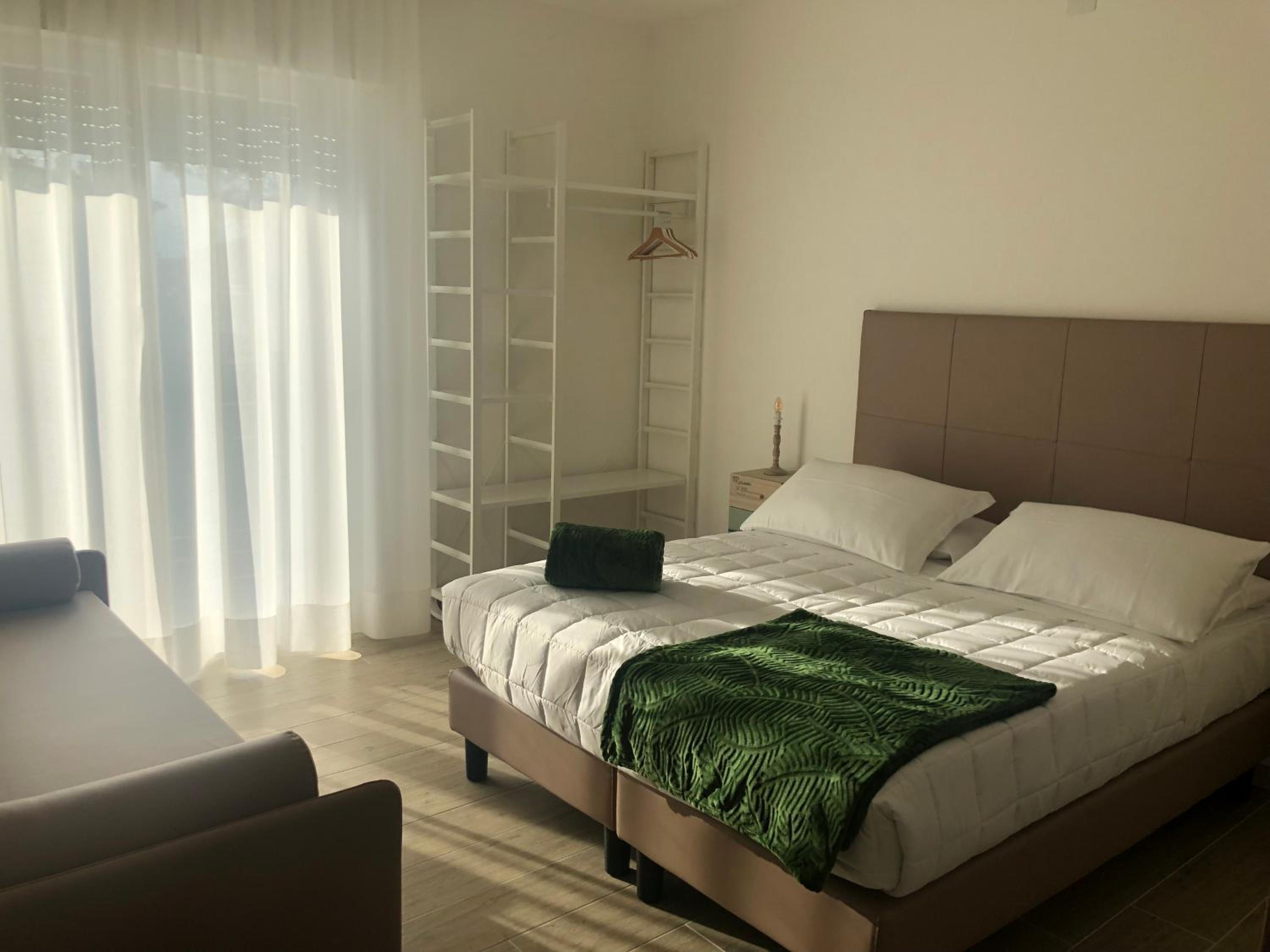 Basic Triple Room photo 1