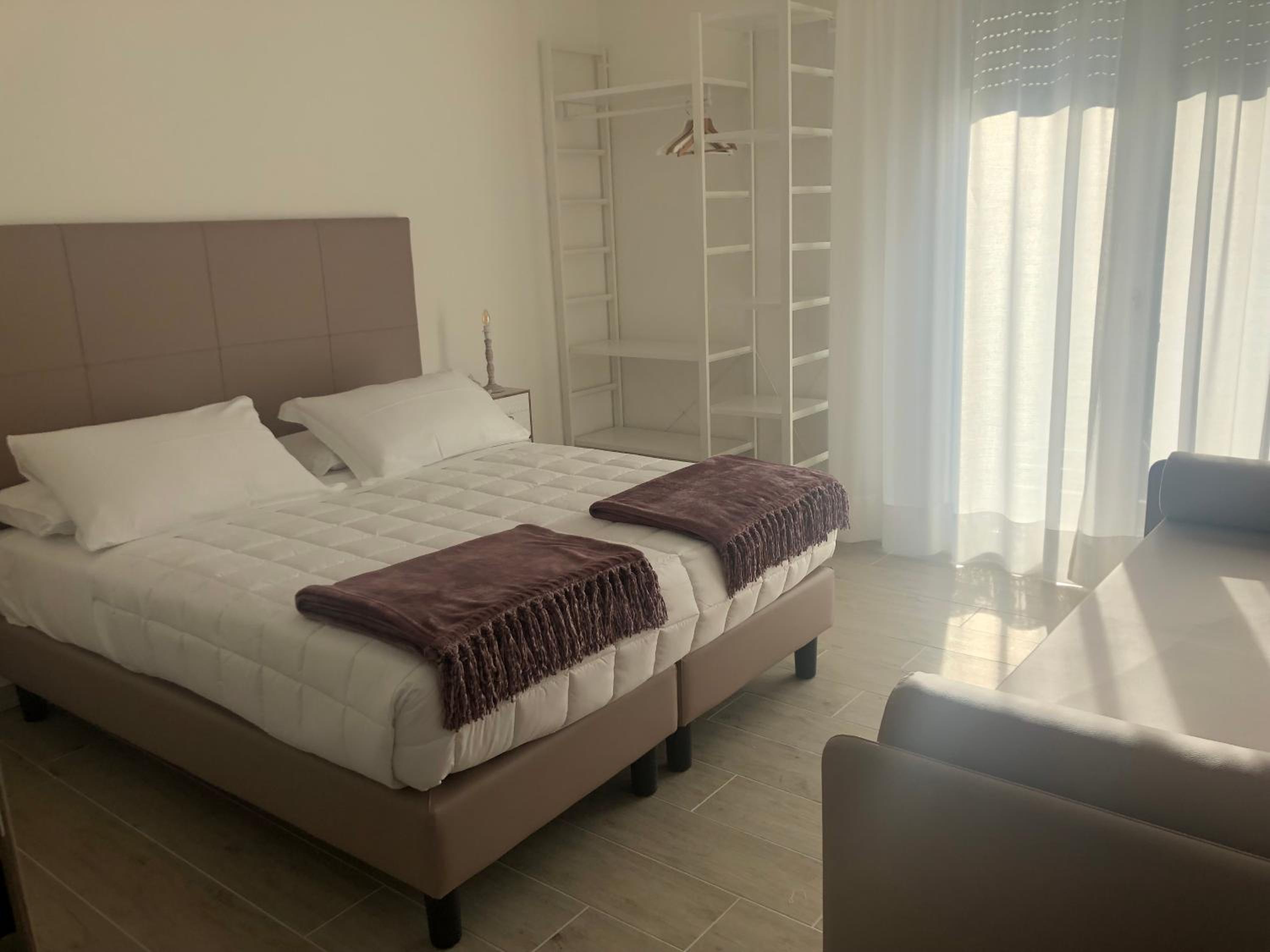 Basic Triple Room photo 3