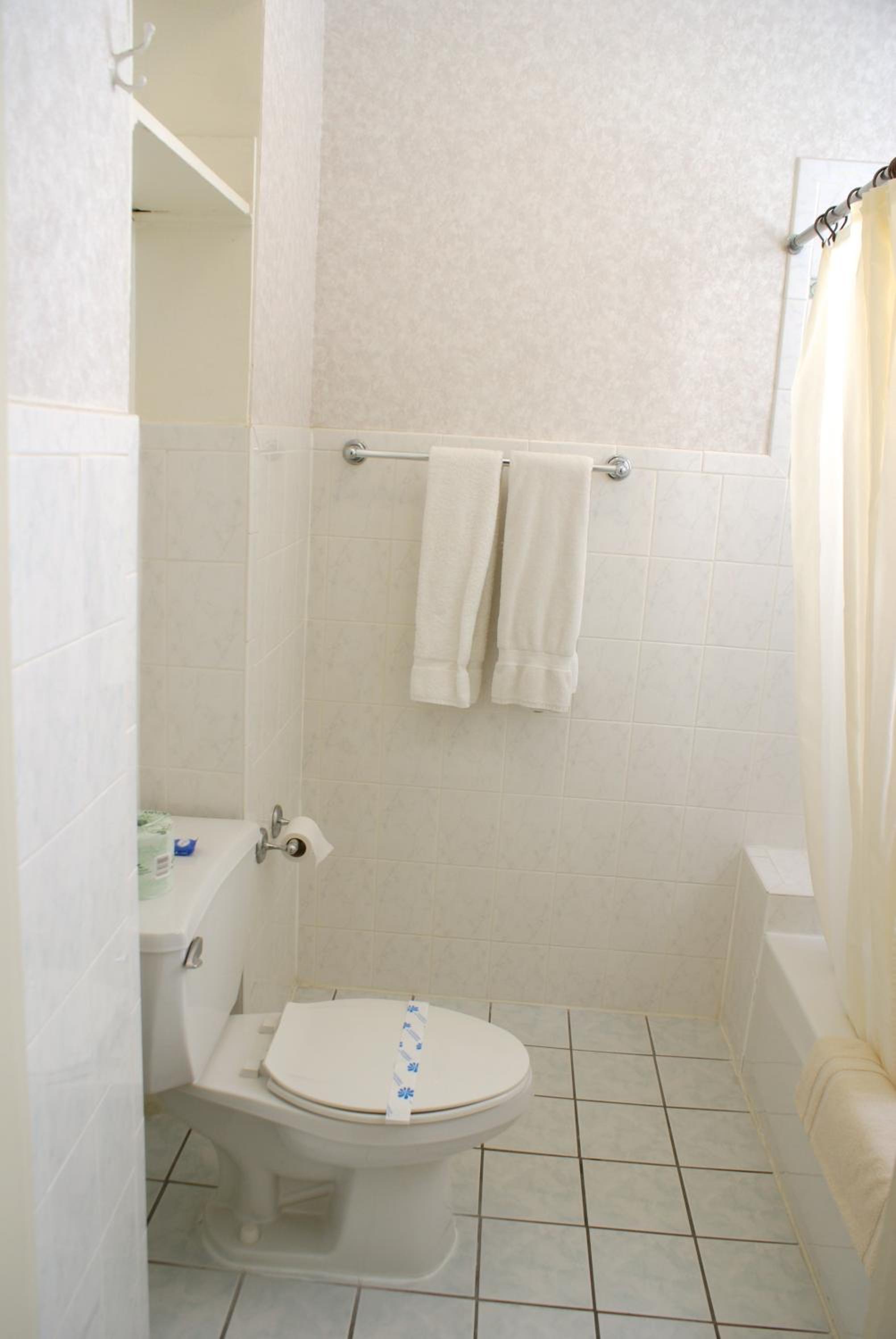 Standard with One Full Size Bed - Photo 3