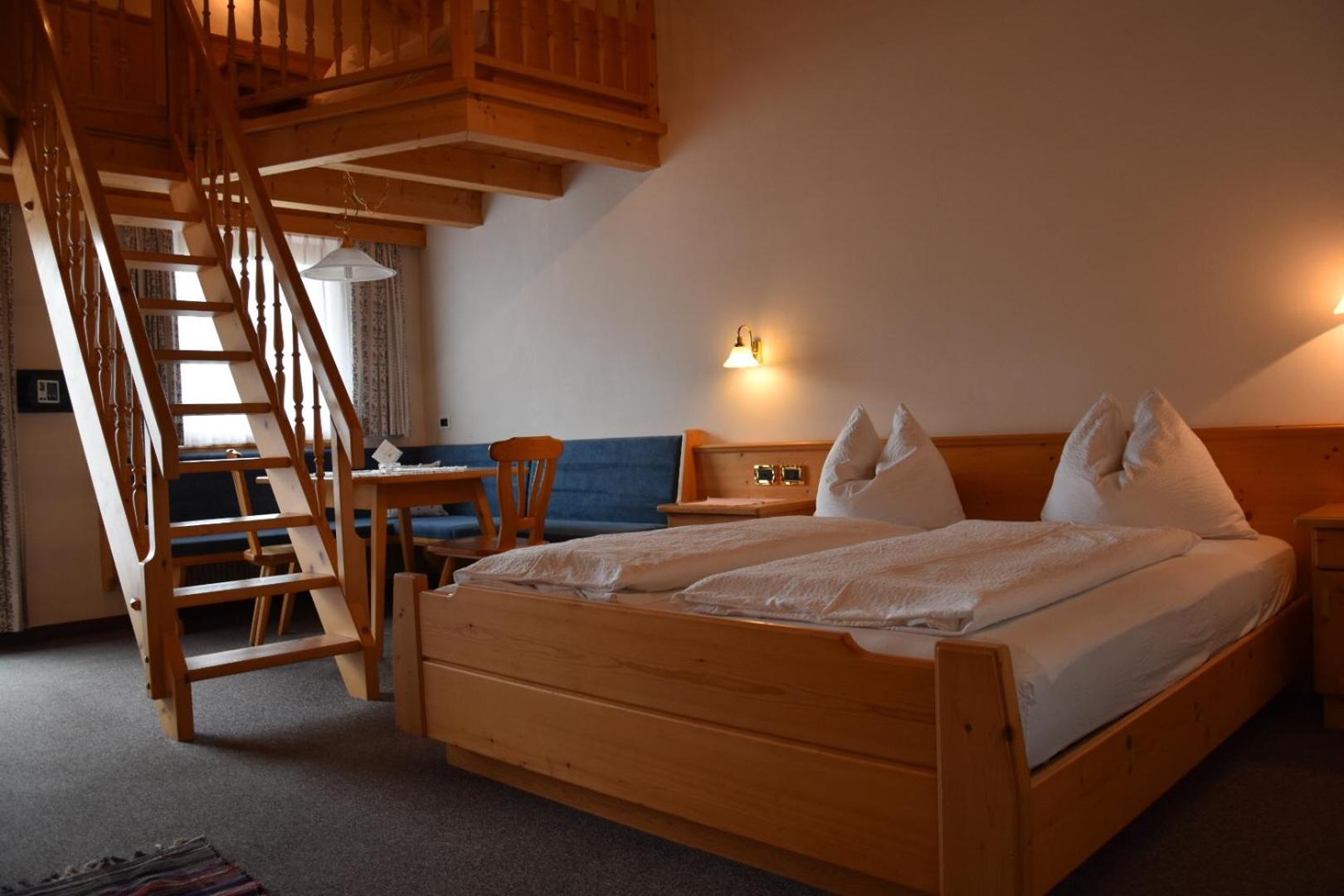 Quadruple Room with Balcony photo 2