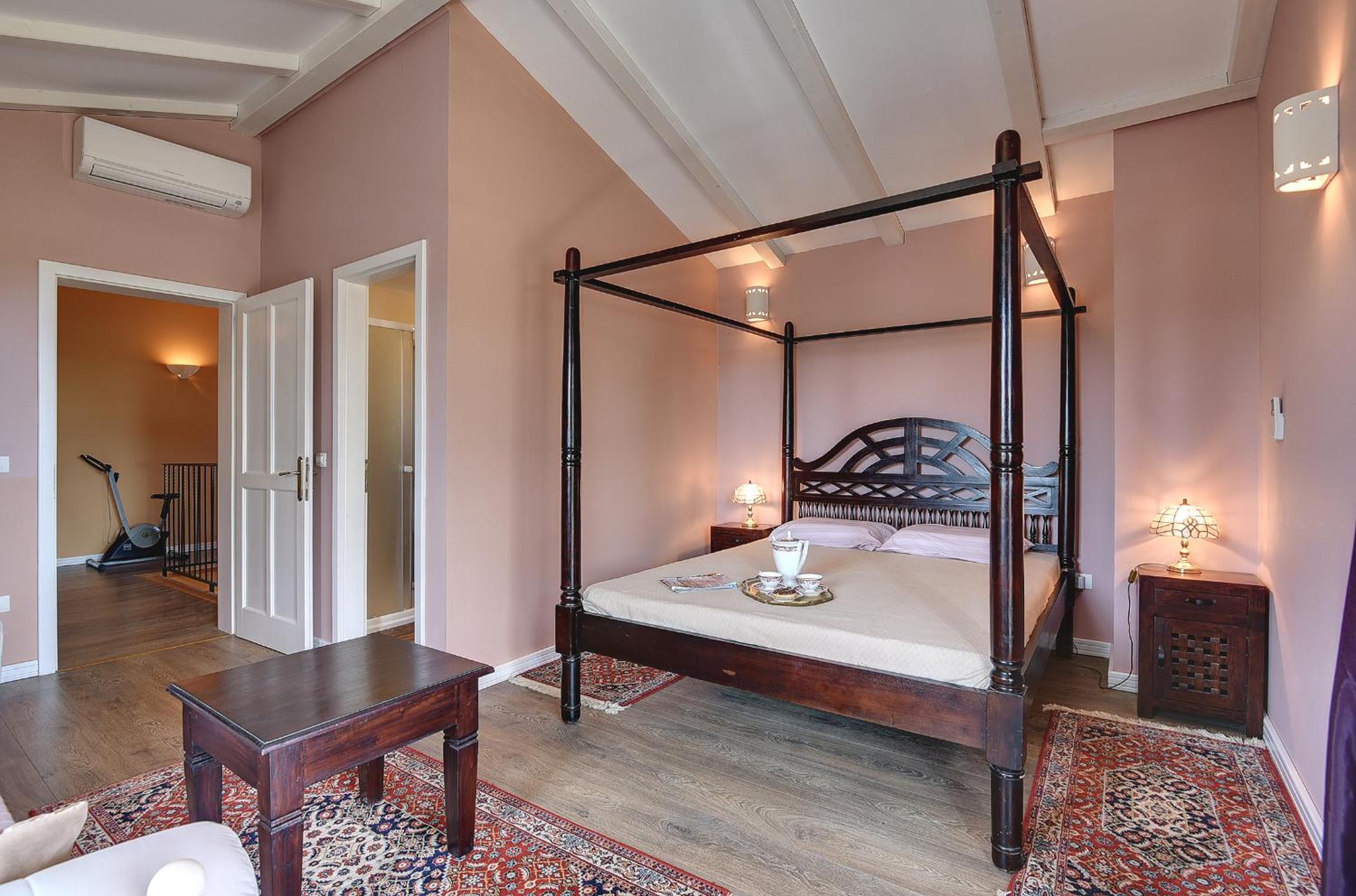 Three-Bedroom Vacation Home  photo 1