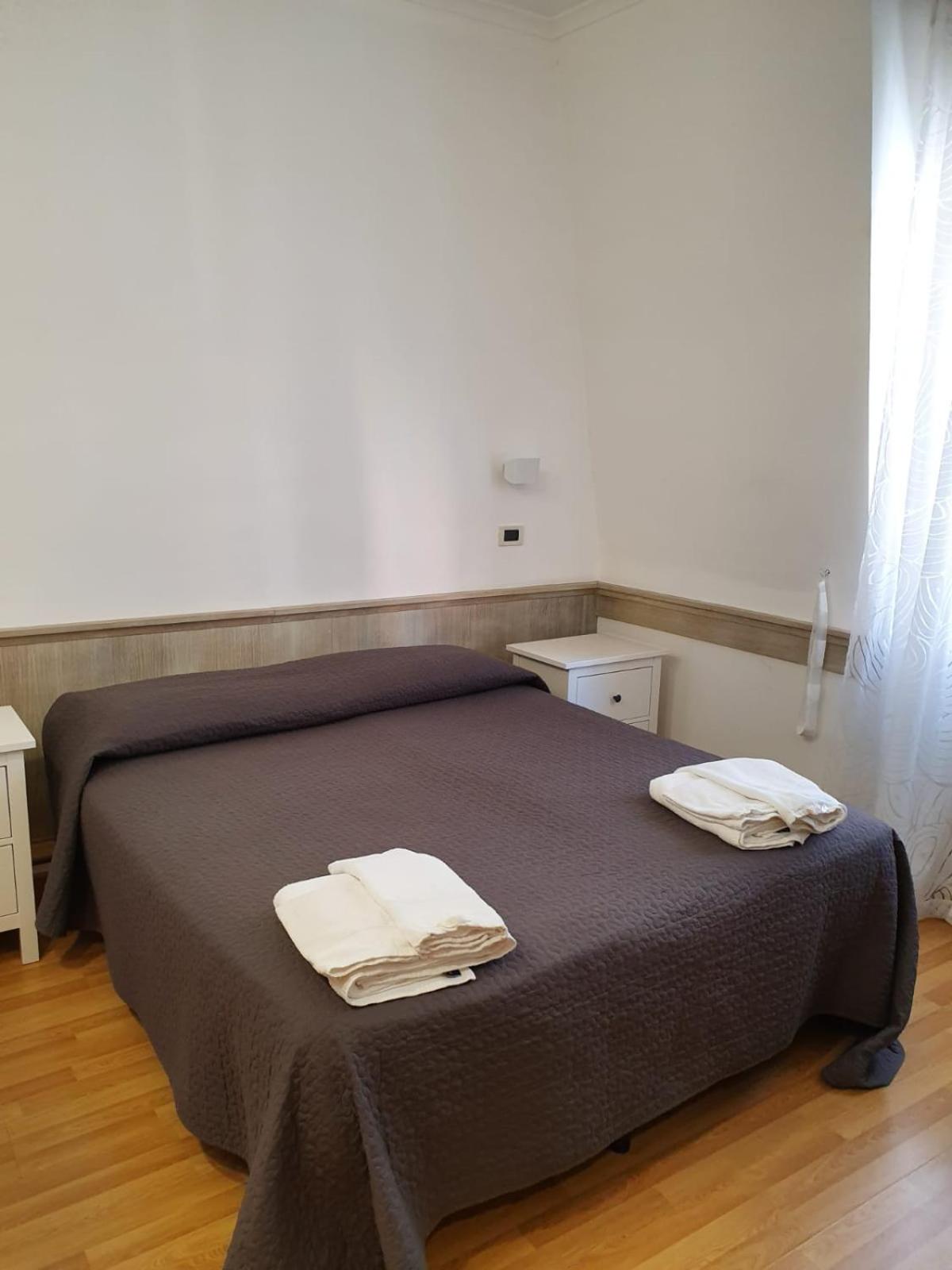 Double or Twin Room - Photo 1