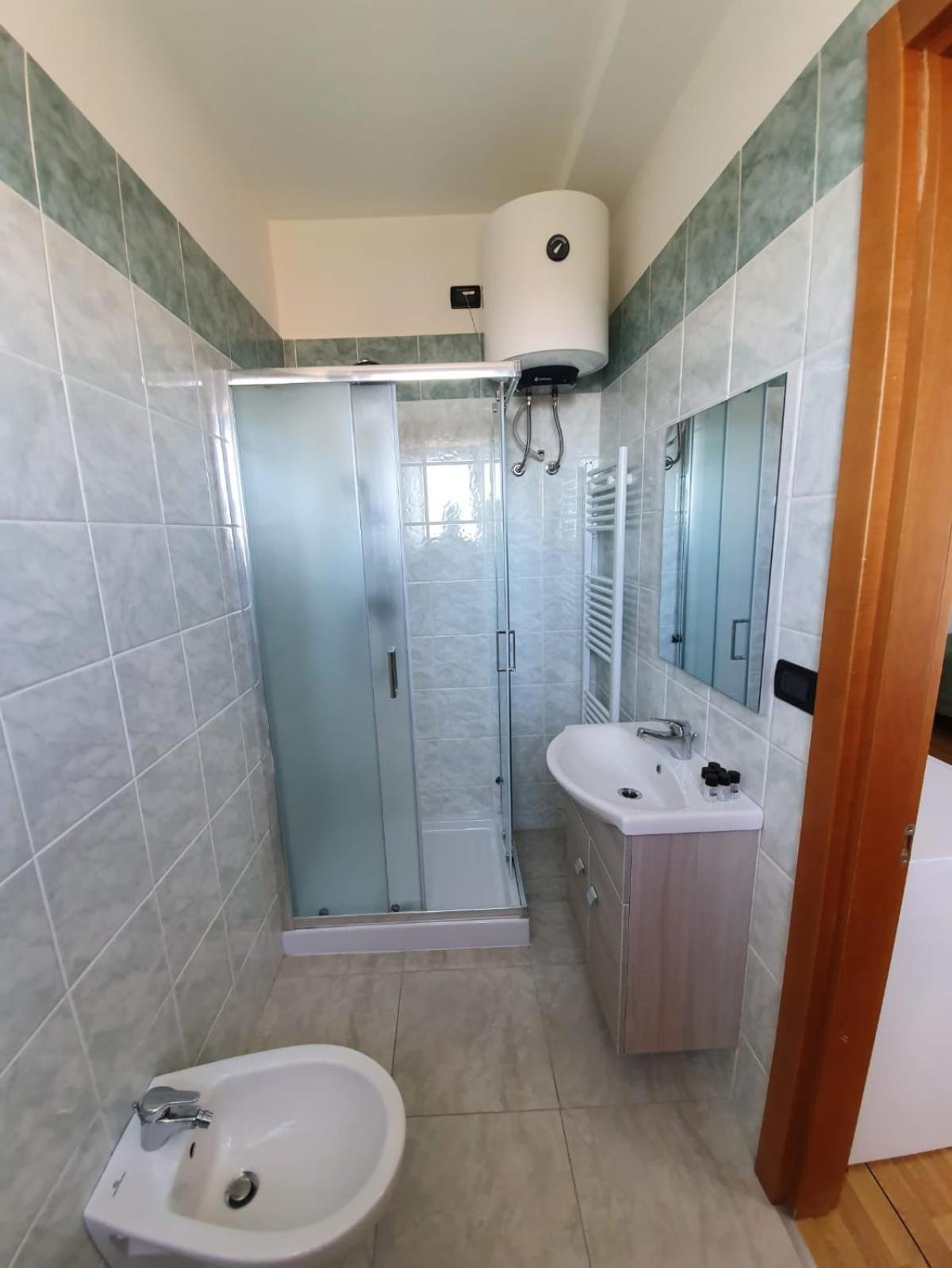 Triple Room - Photo 8