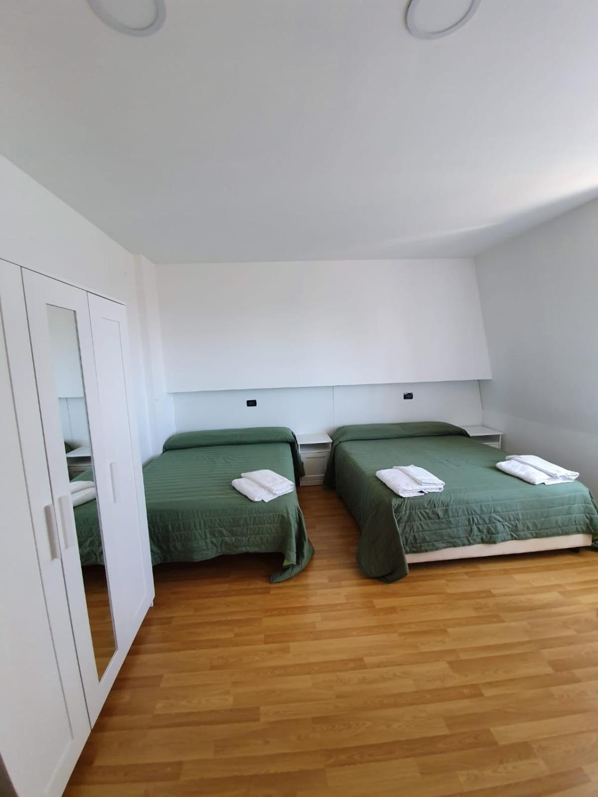 Triple Room - Photo 9
