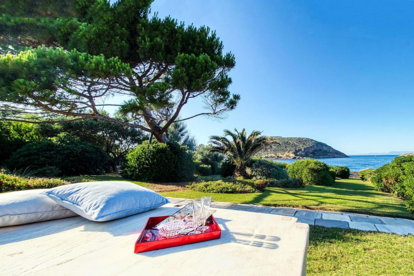 Villa photo 3